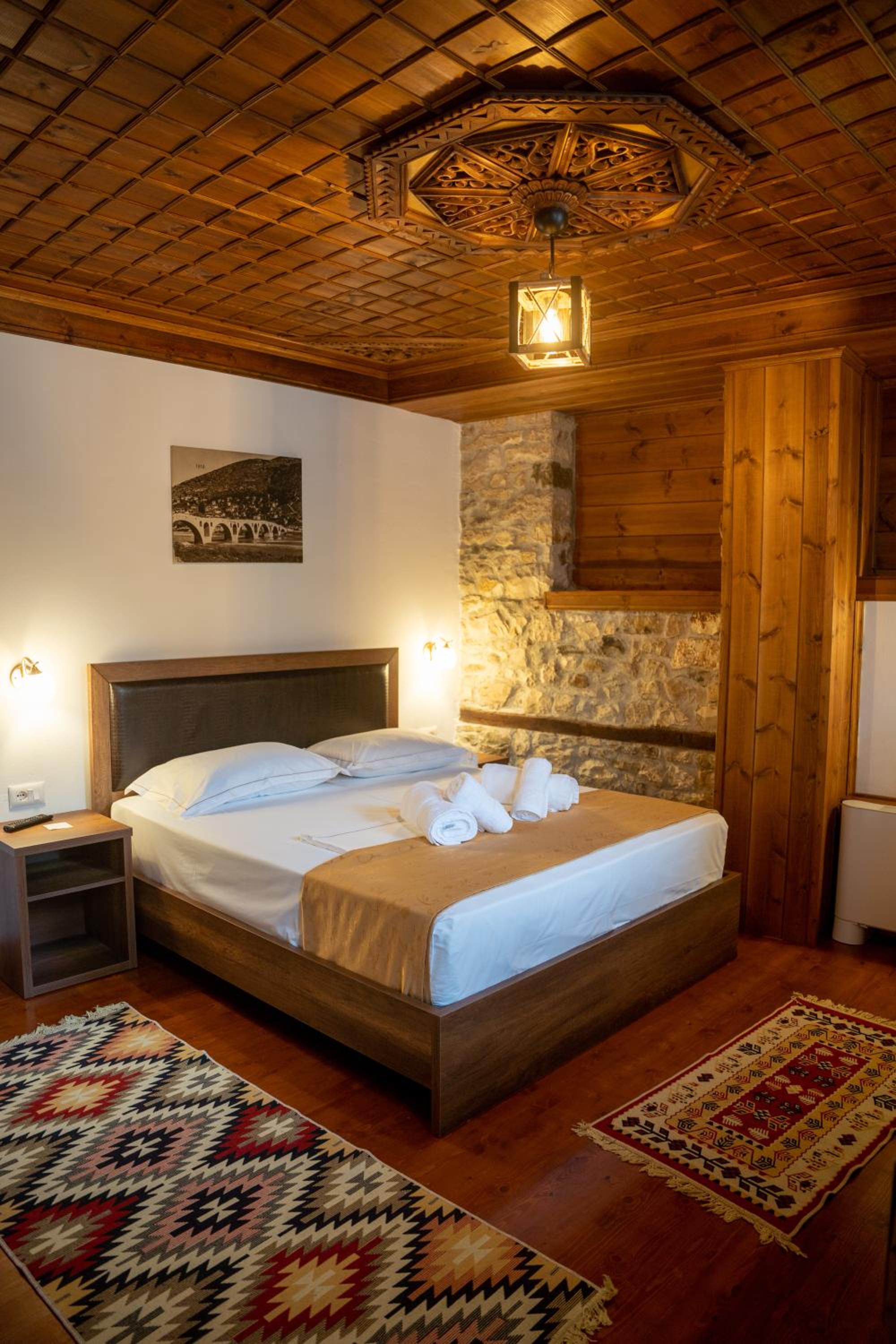 Deluxe Double Room (2 Adults + 1 Child) photo 3