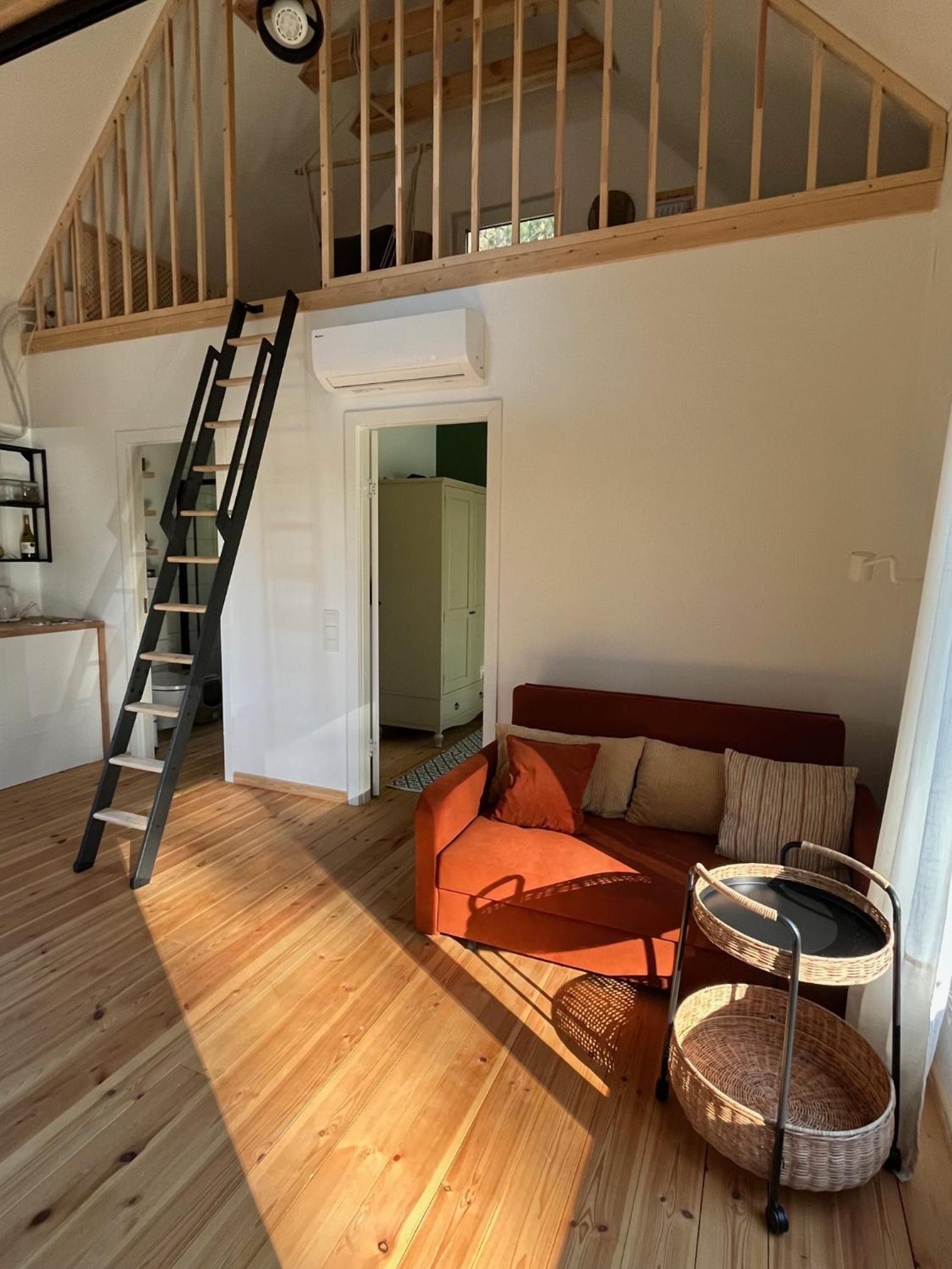 One-Bedroom House photo 1