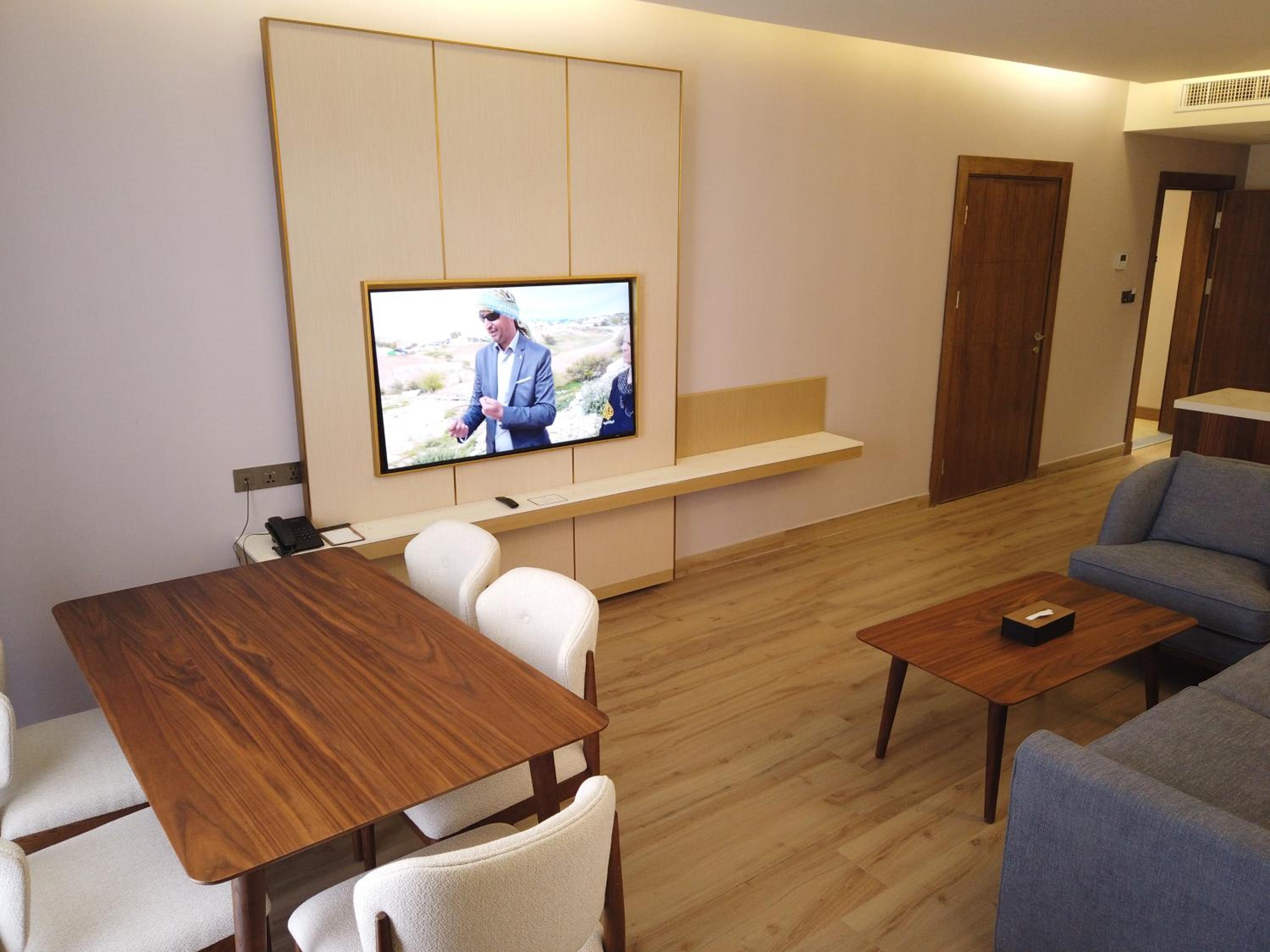 Deluxe Suite photo 3