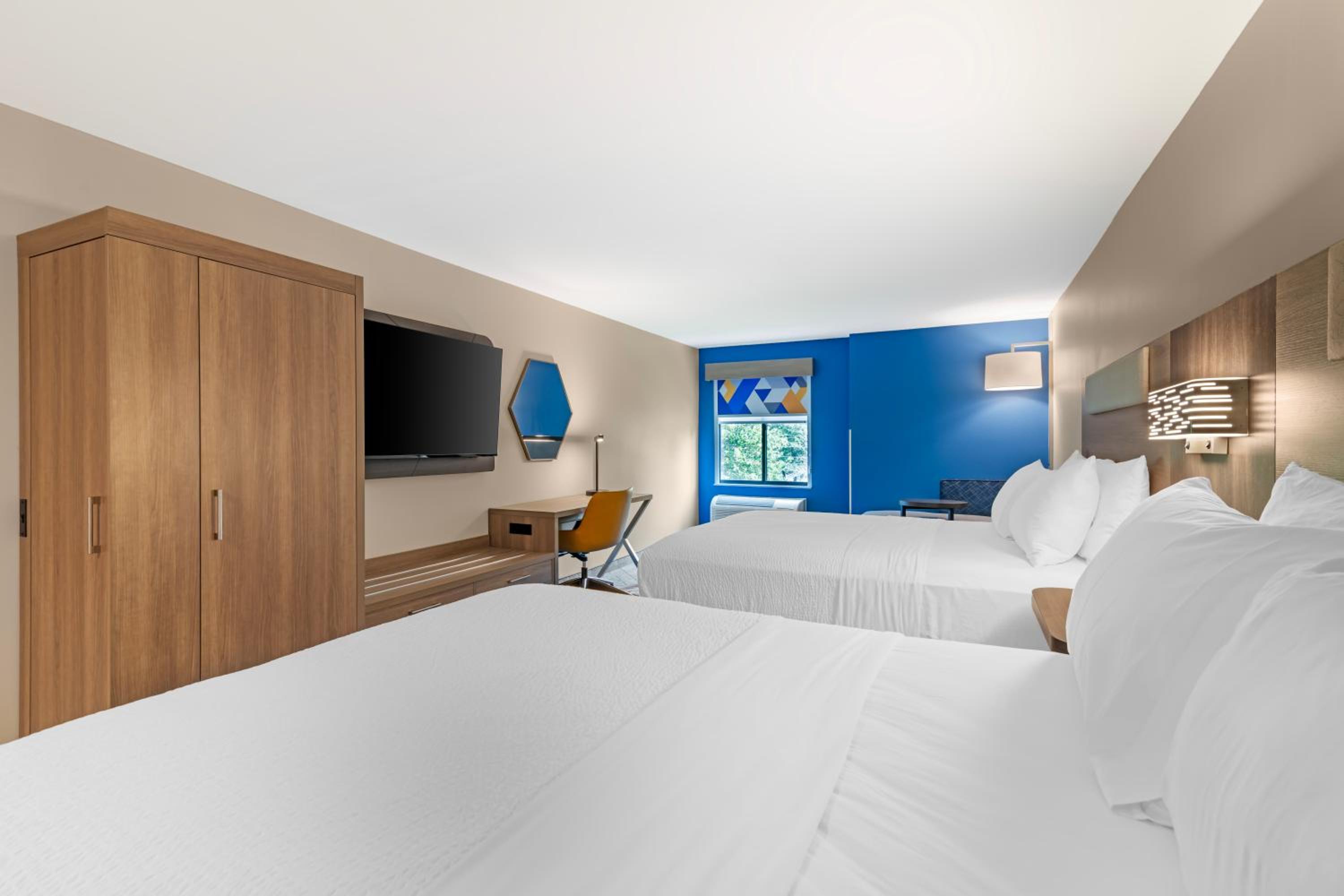 Standard Room with Two Queen Beds