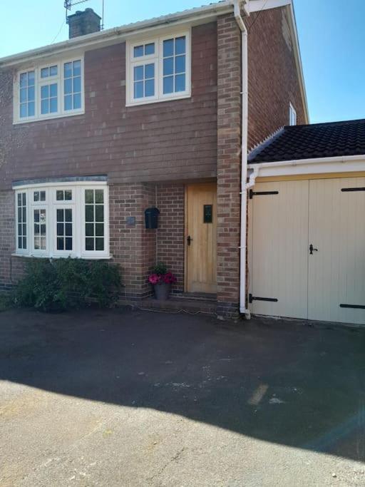 Three-Bedroom House photo 2