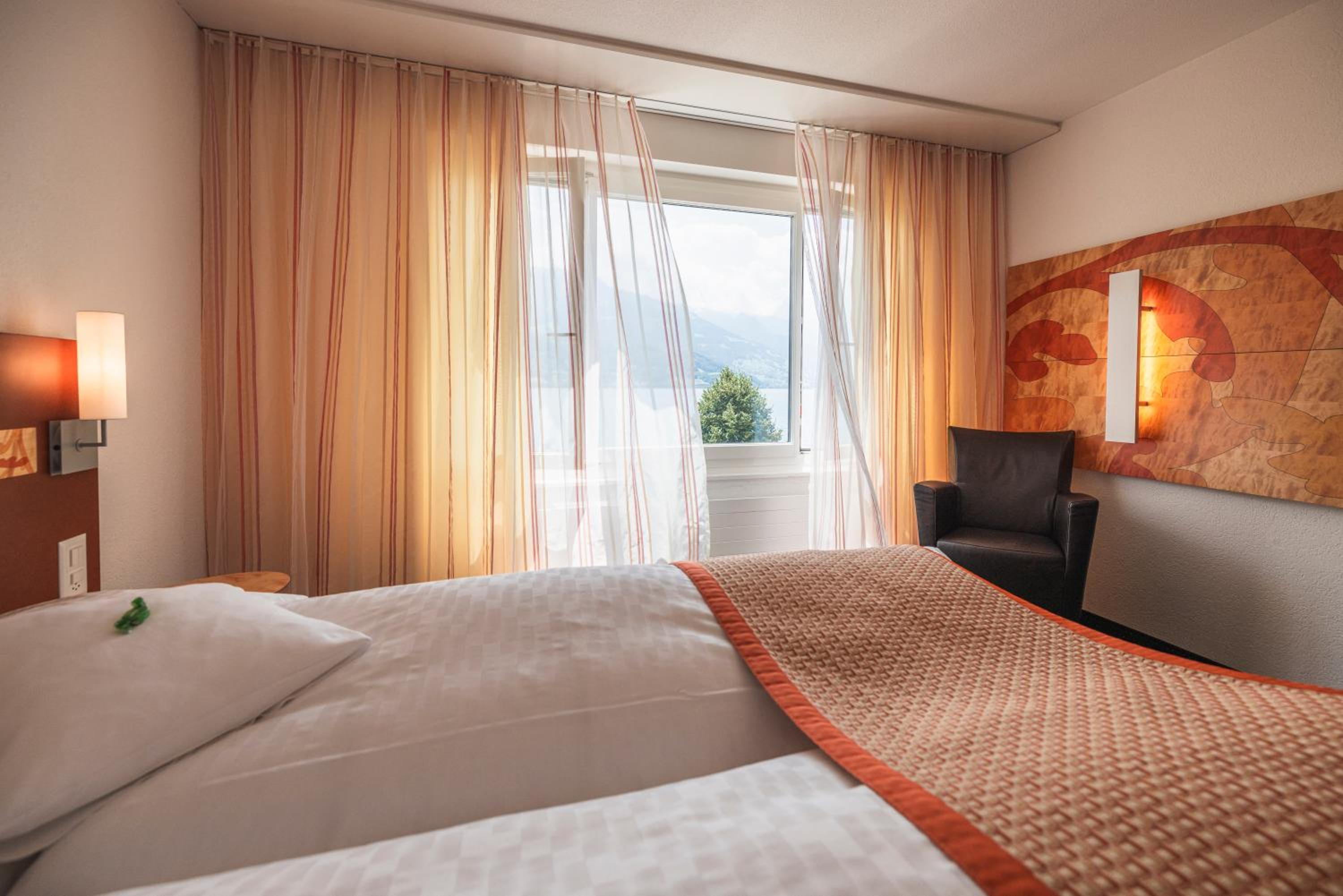 Standard Double or Twin Room with Bath - Photo 7