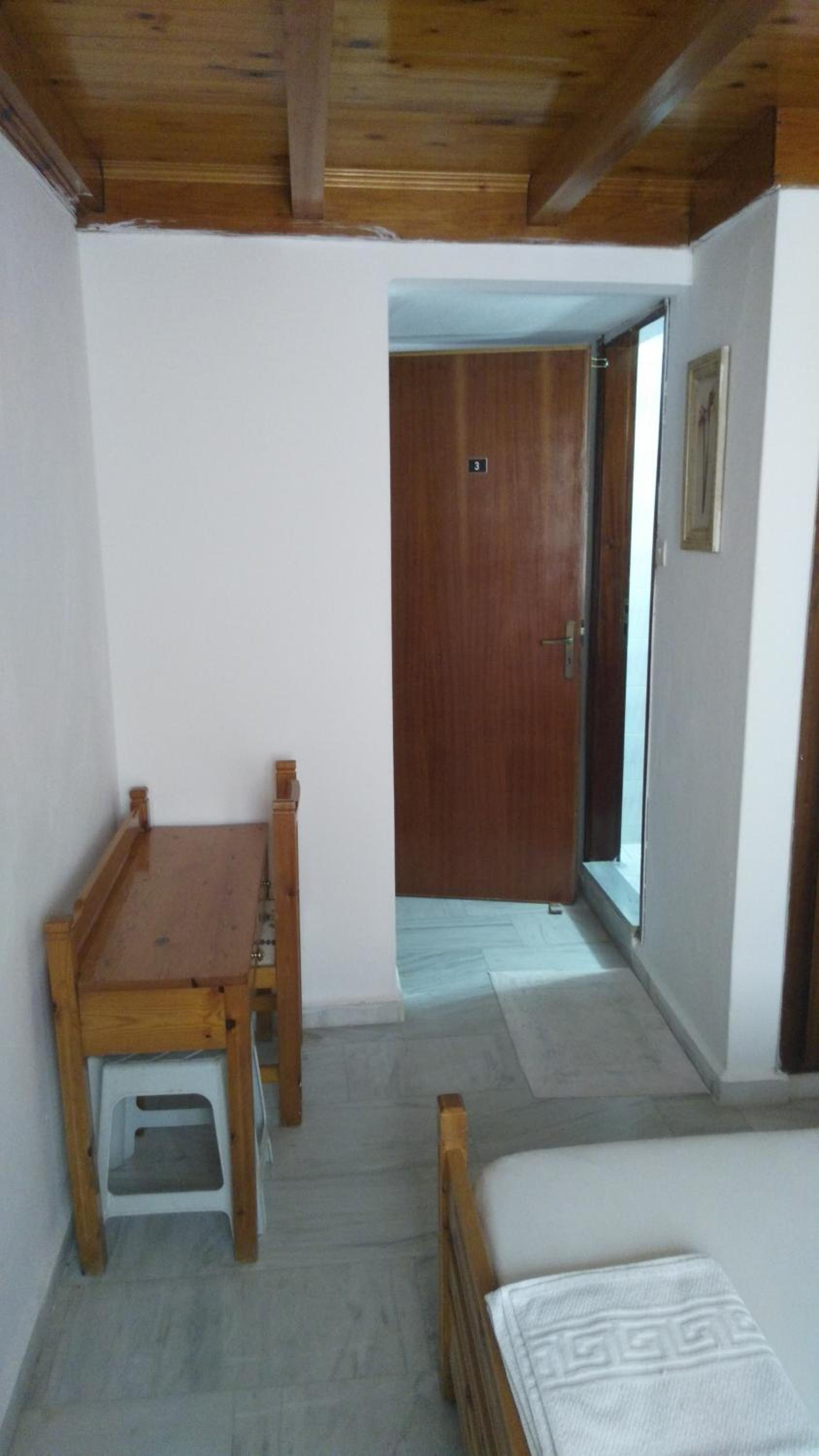 Double or Twin Room with Bathroom - No view