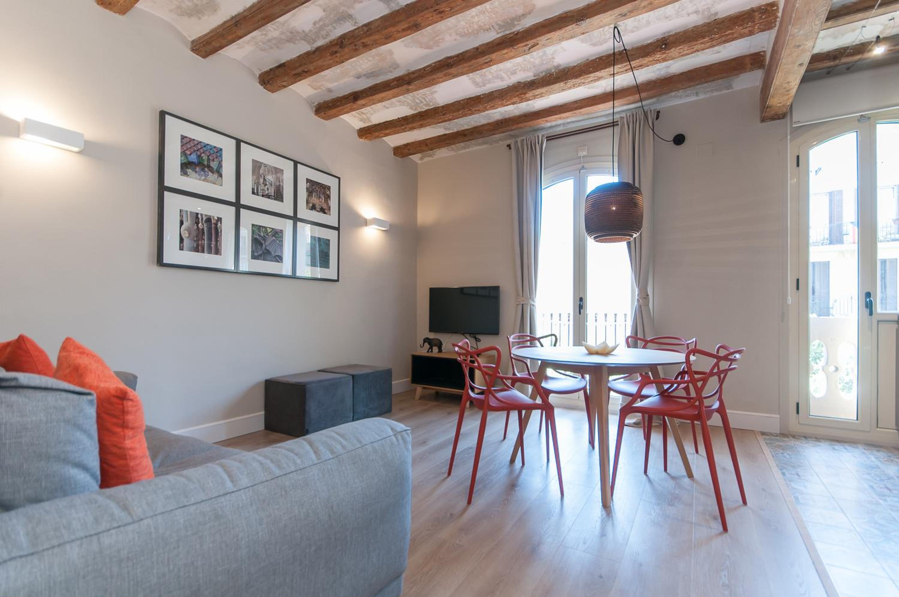 Apartamento de Dos Habitaciones con Terraza