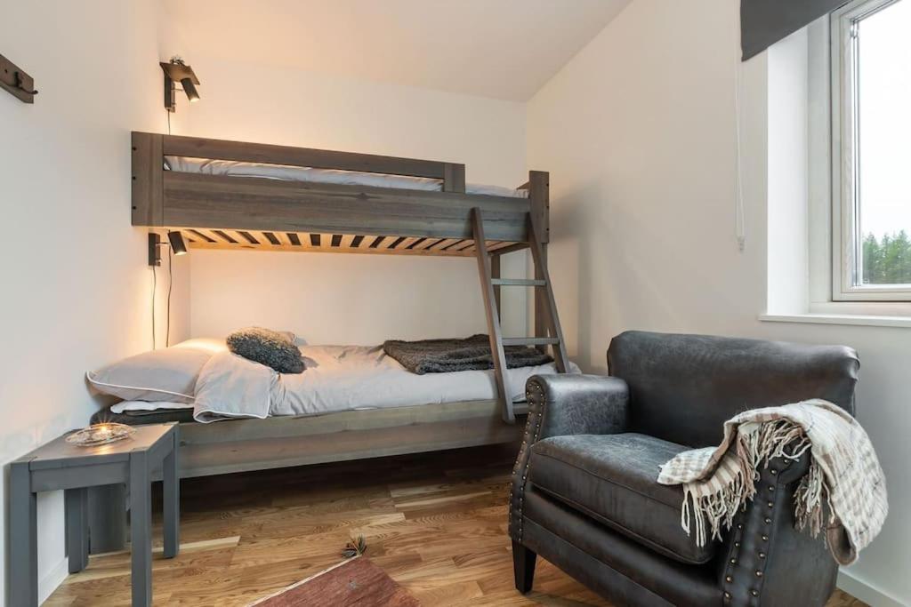 Three-Bedroom Apartment photo 1