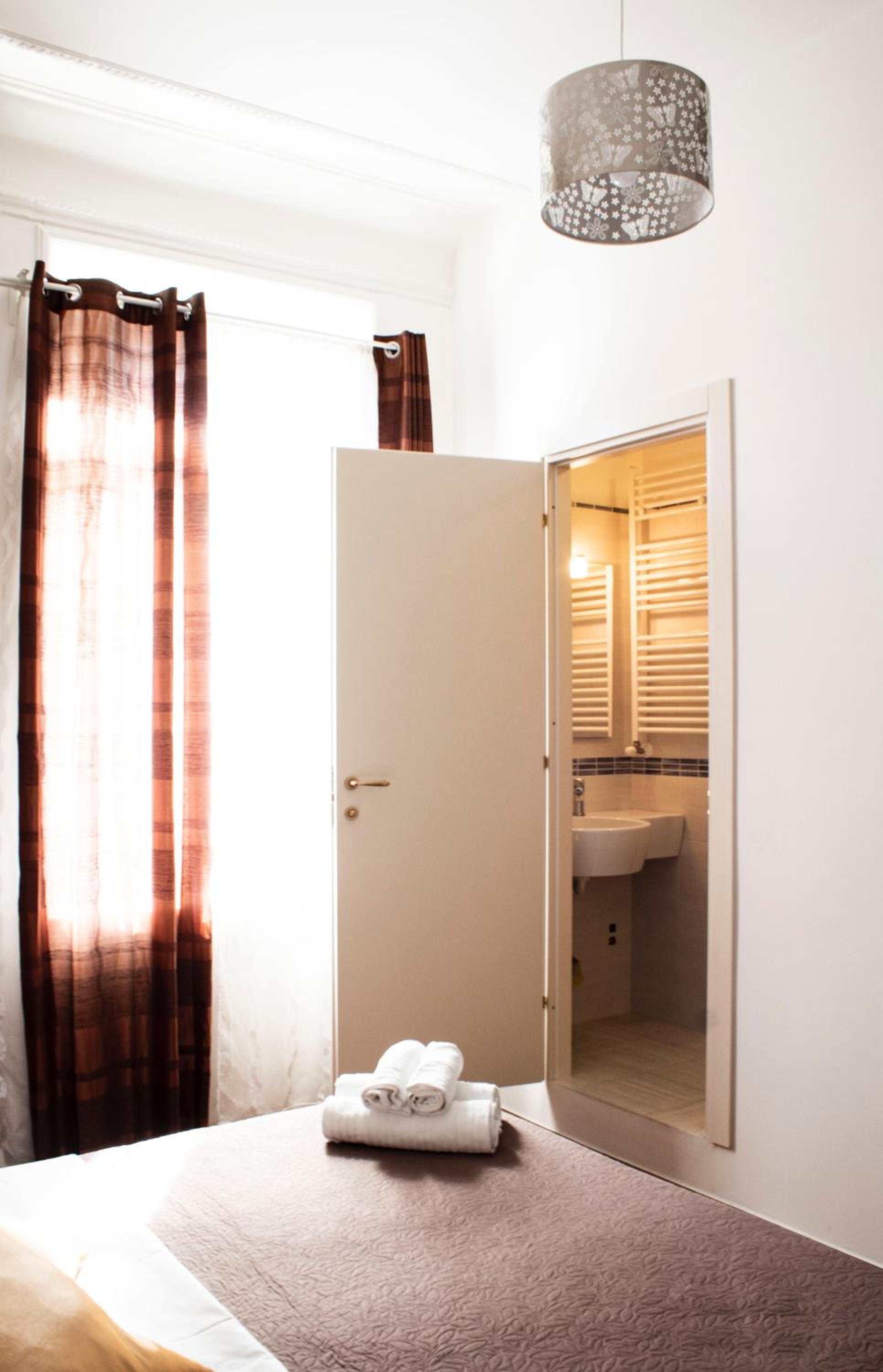 Single Room photo 3