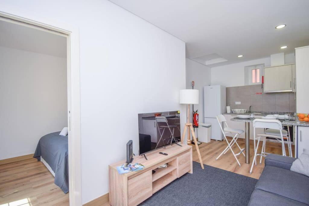 One-Bedroom Apartment photo 1