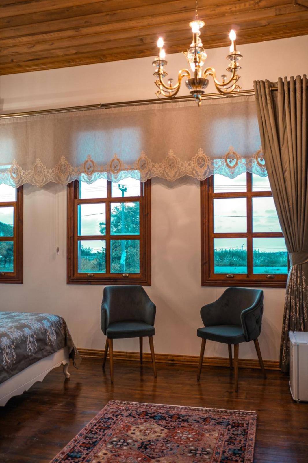 Double Room With Extra Bed photo 2