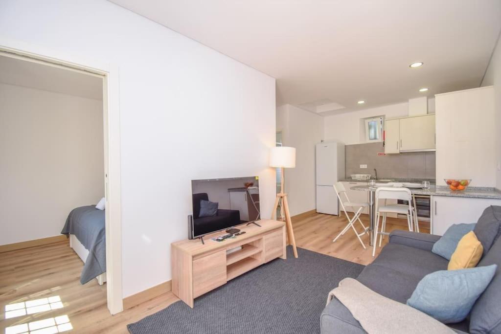 One-Bedroom Apartment photo 1