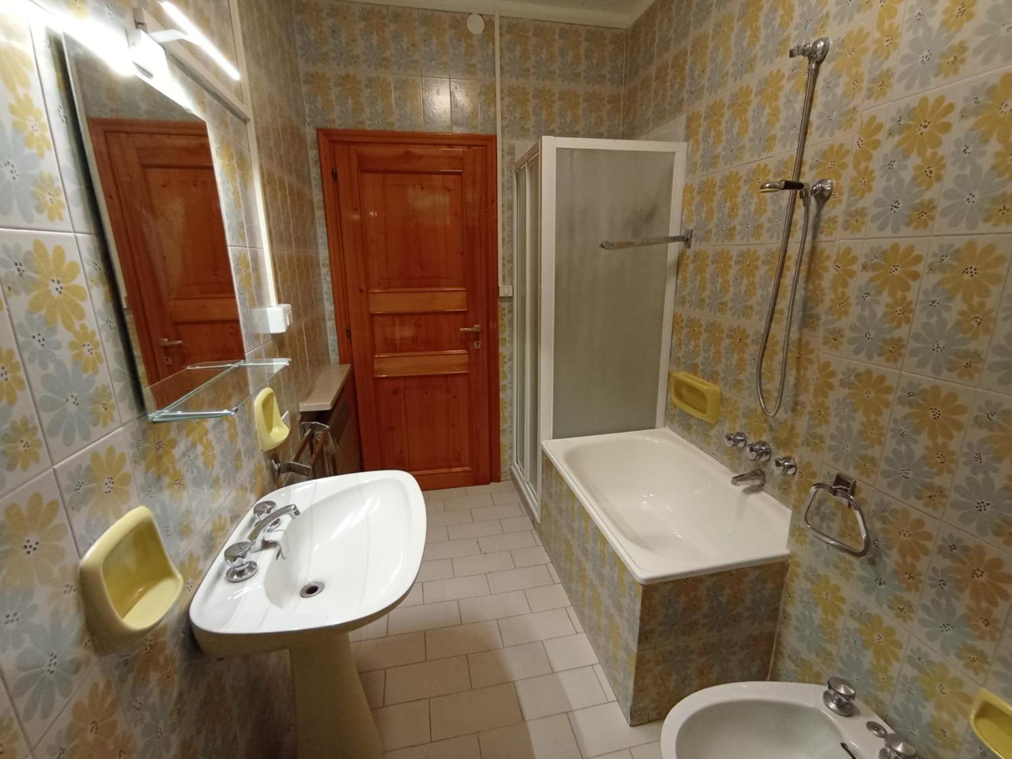 Double Room With Shared Bathroom photo 2