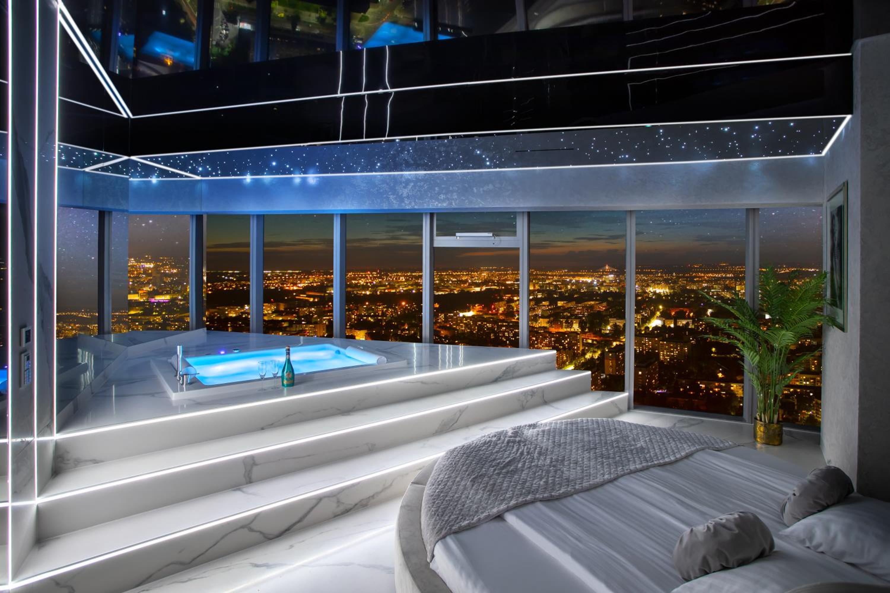 Penthouse Apartment With Jacuzzi