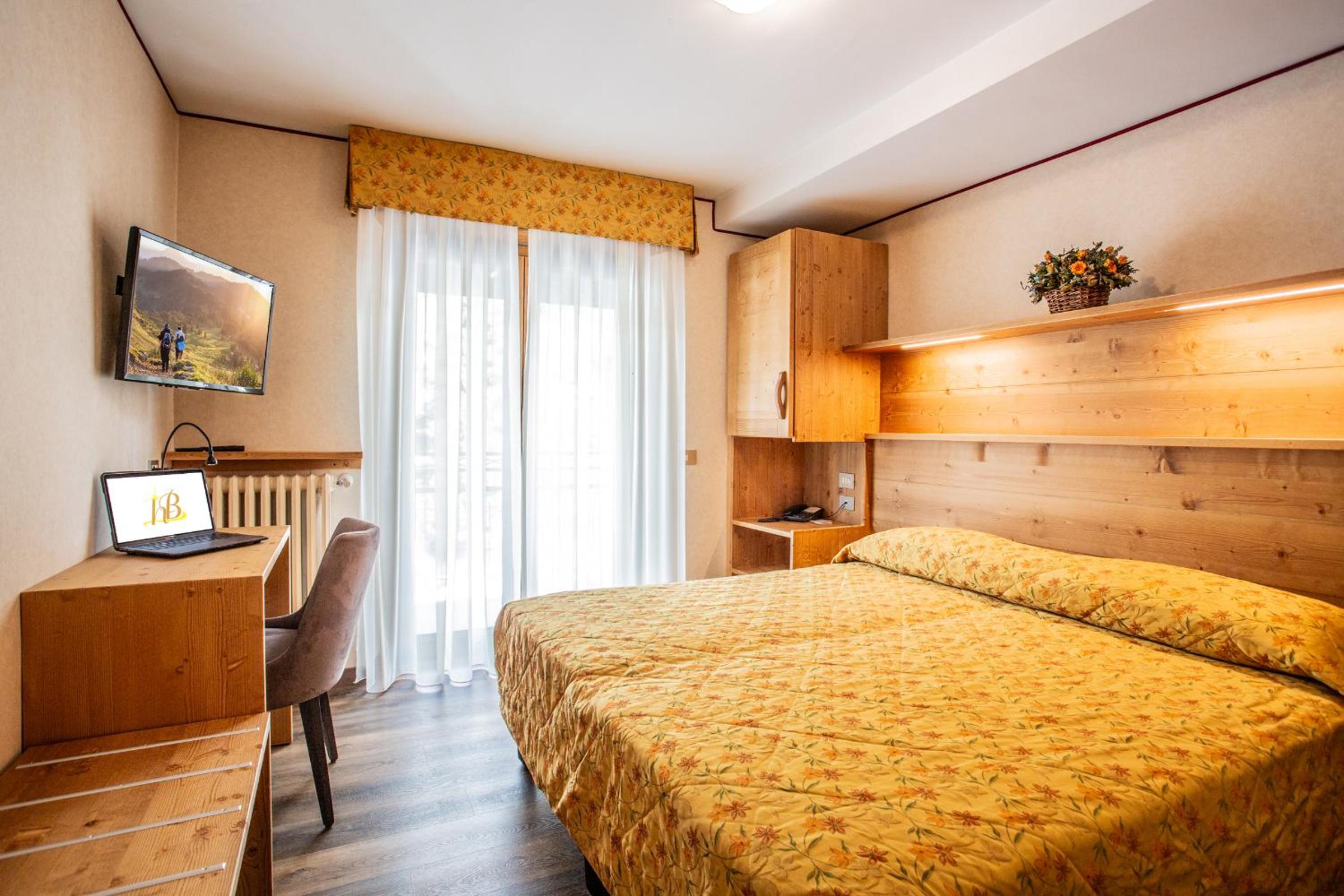 Double or Twin Room with Balcony photo 3