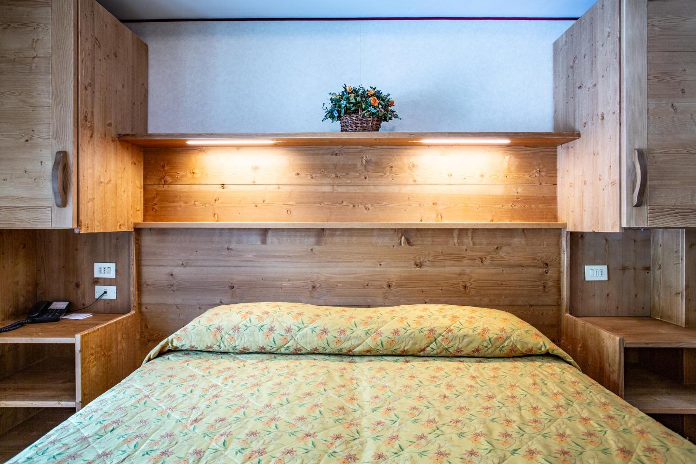 Double or Twin Room with Balcony photo 2