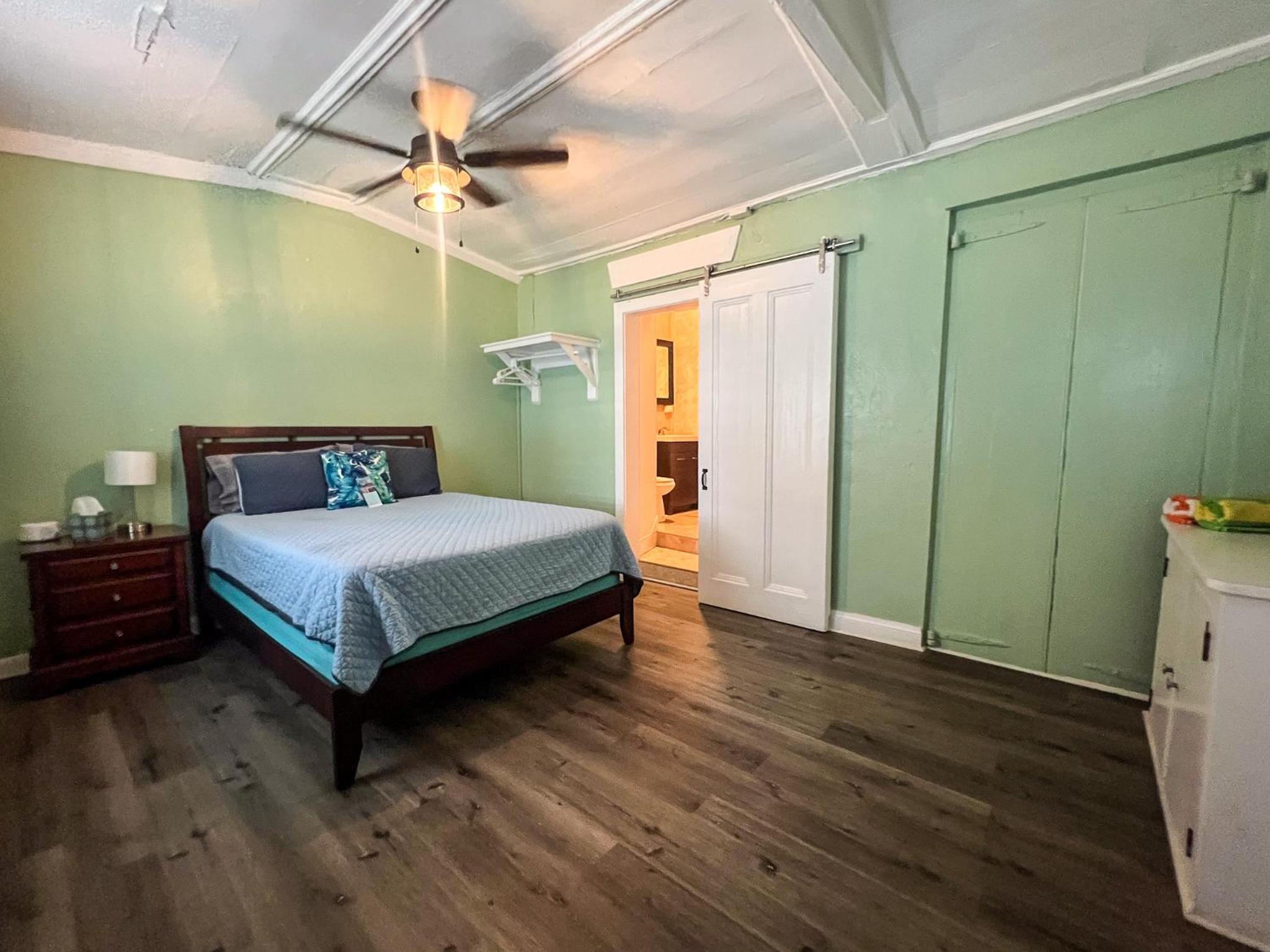 Two-Bedroom Suite - Photo 14