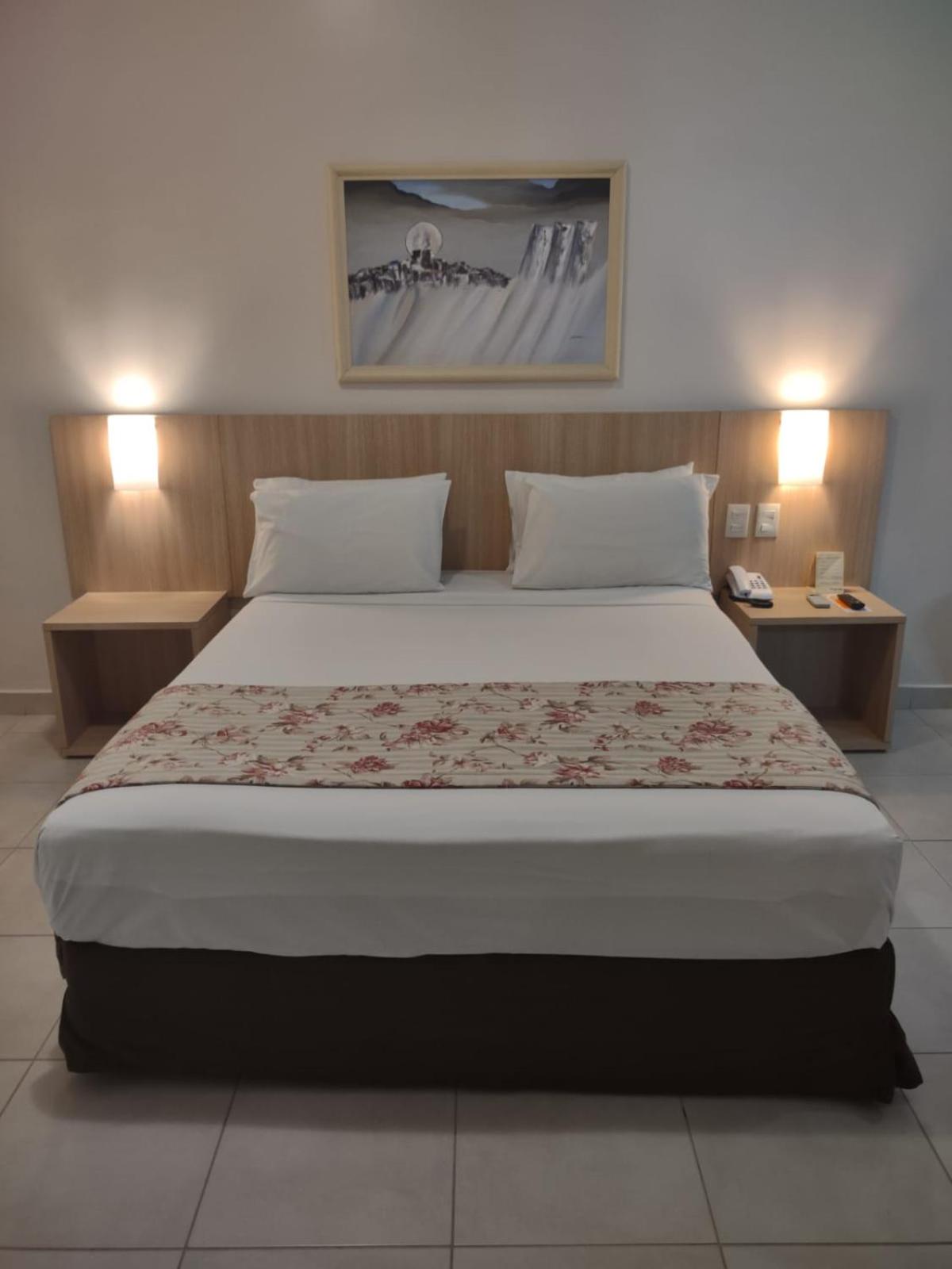 Deluxe Queen Suite