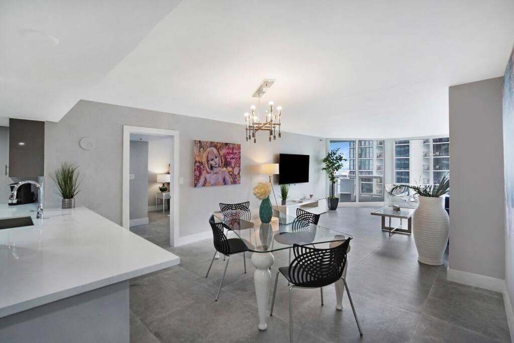 Three-Bedroom Apartment photo 1