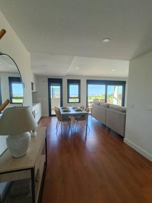 Apartamento con vista al mar