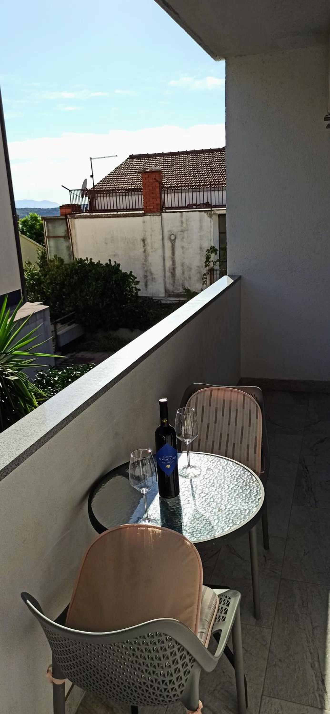 Three-Bedroom Apartment with Balcony (6 Adults) photo 2
