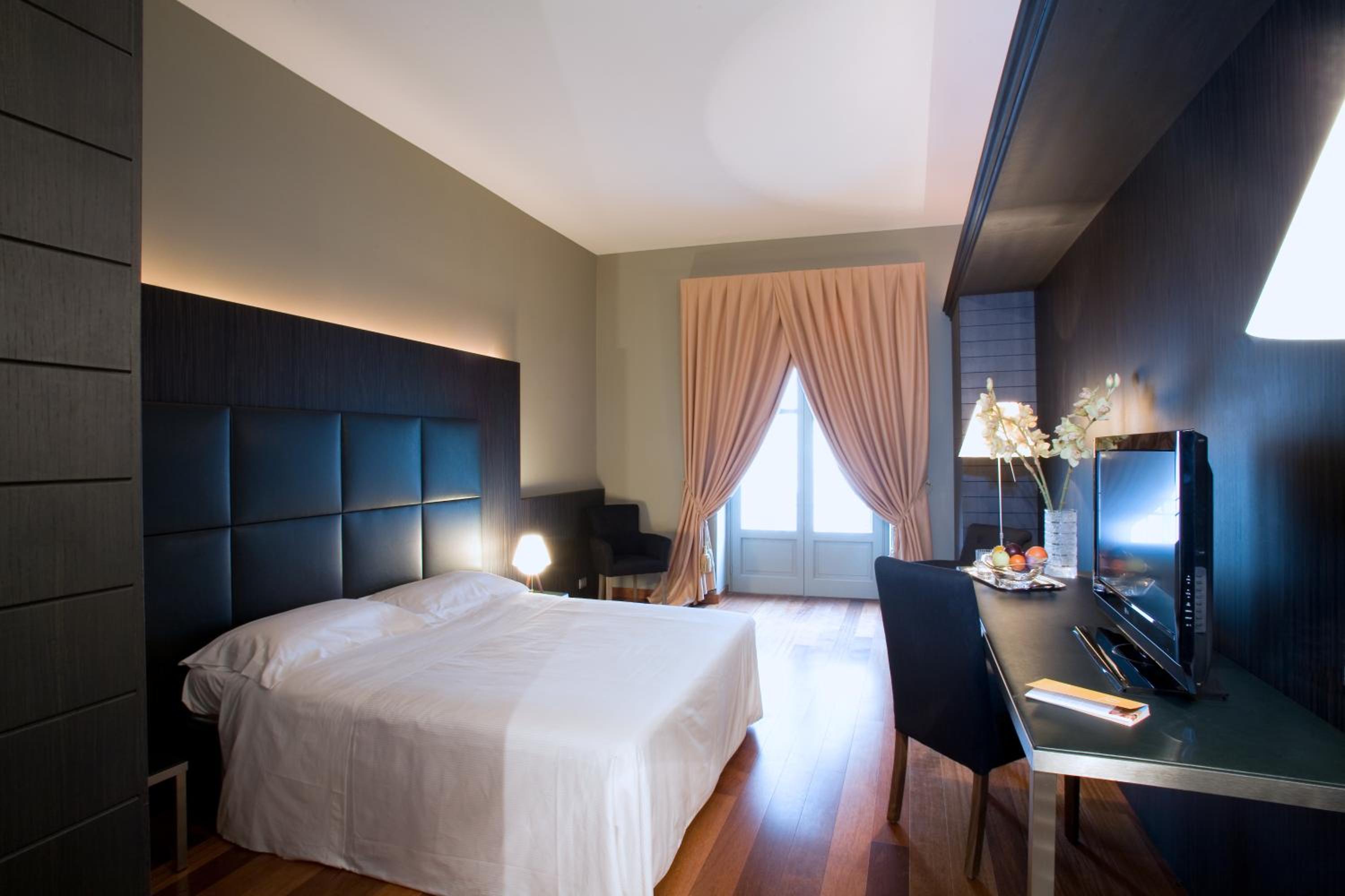 Superior Double or Twin Room - Photo 2