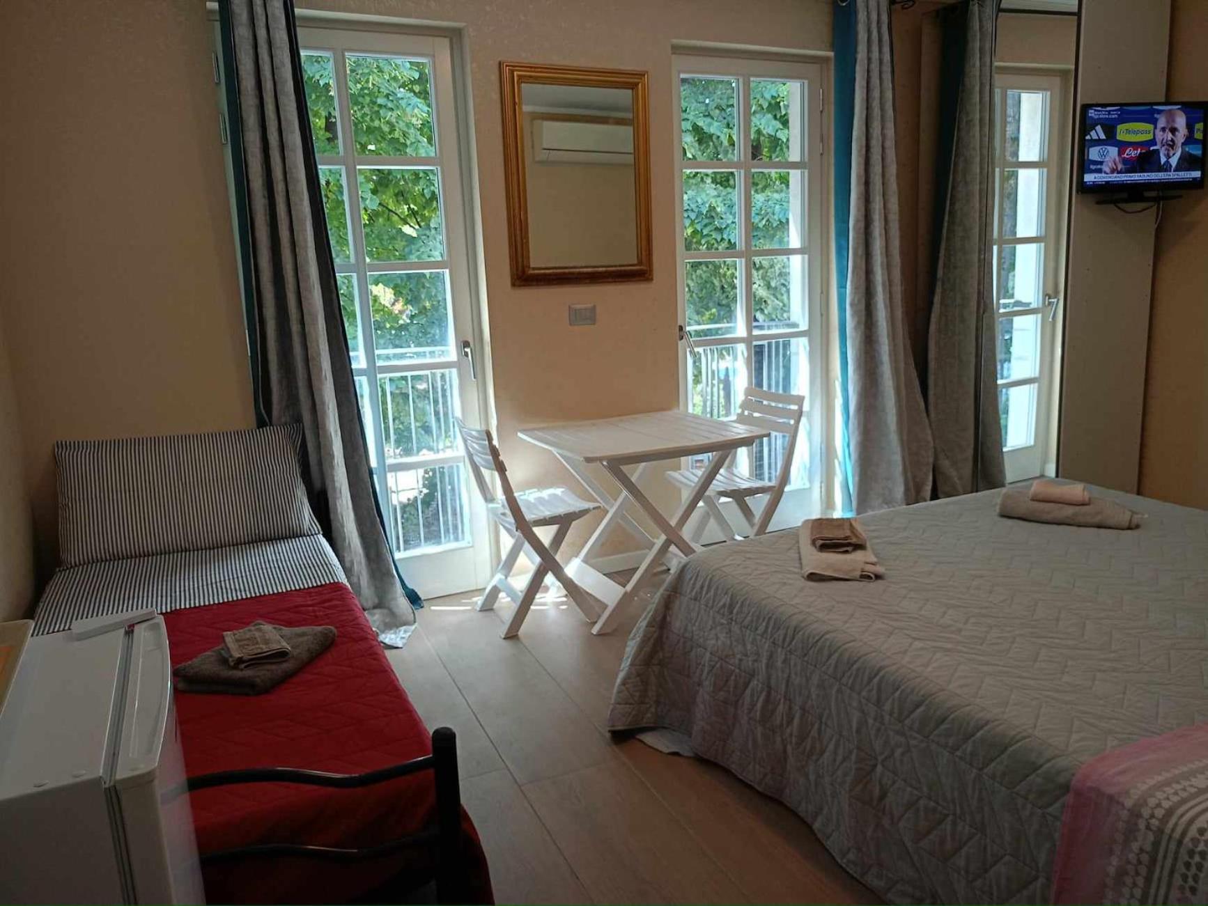 Double Room with Private Bathroom photo 1