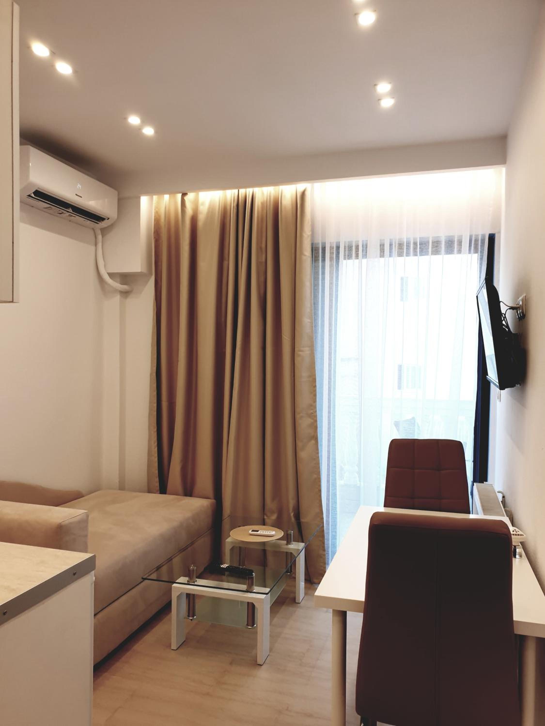 Apartment with Balcony photo 1