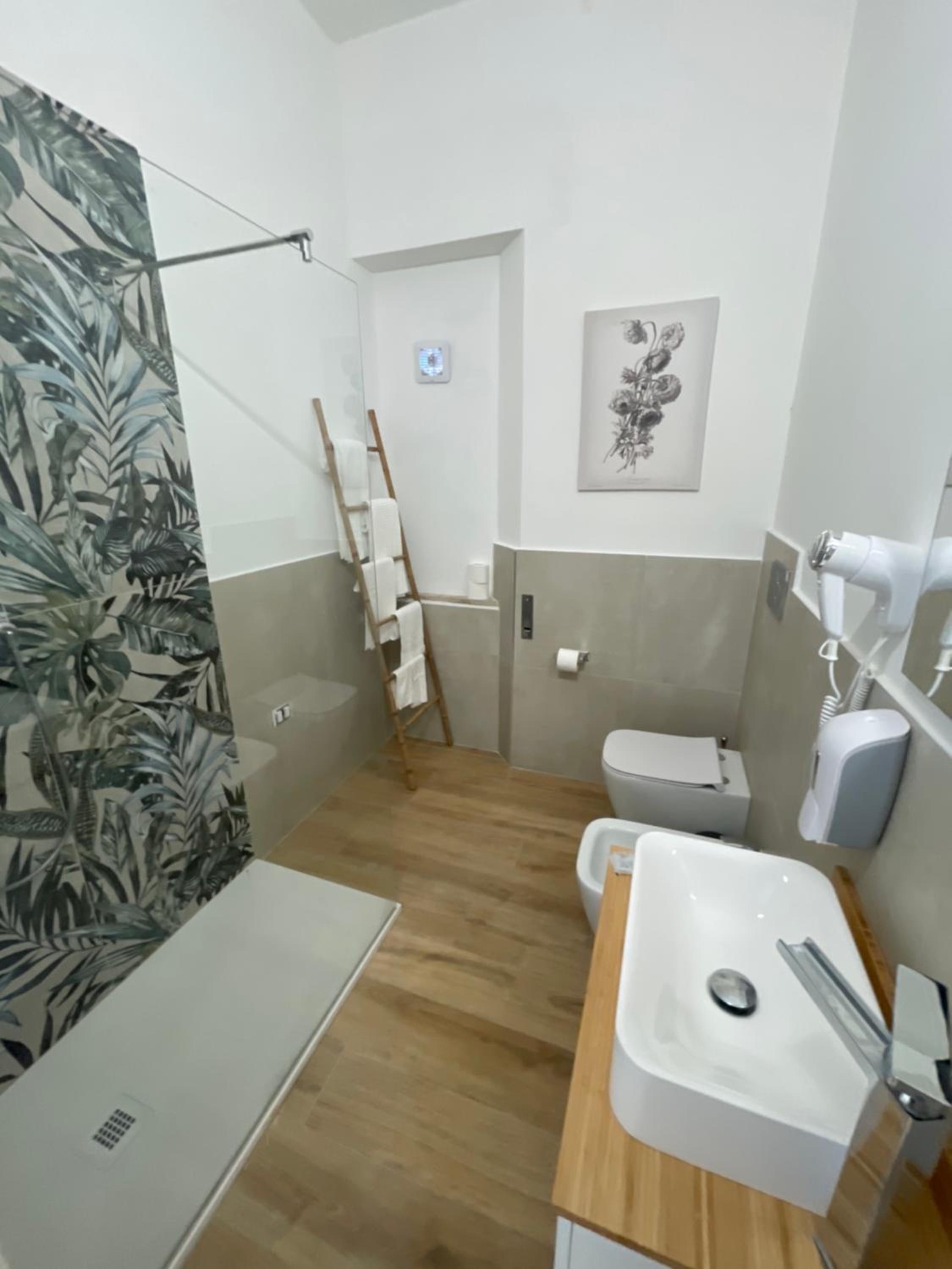 Double Room - Photo 2