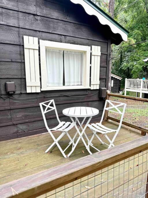 One-Bedroom House photo 2