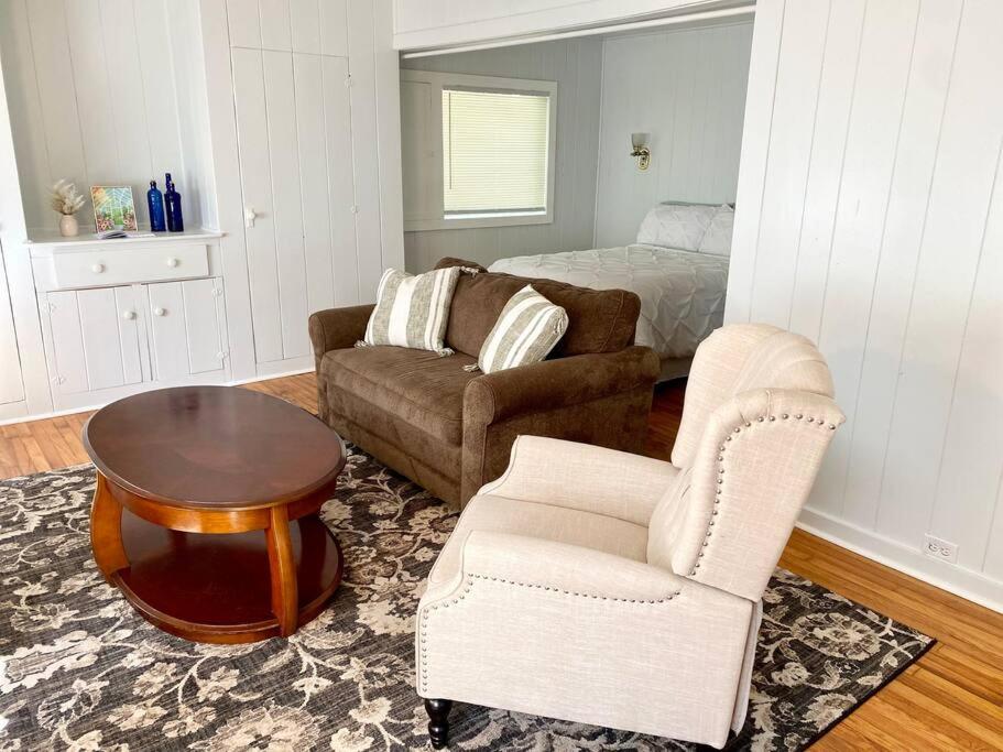 One-Bedroom House photo 1