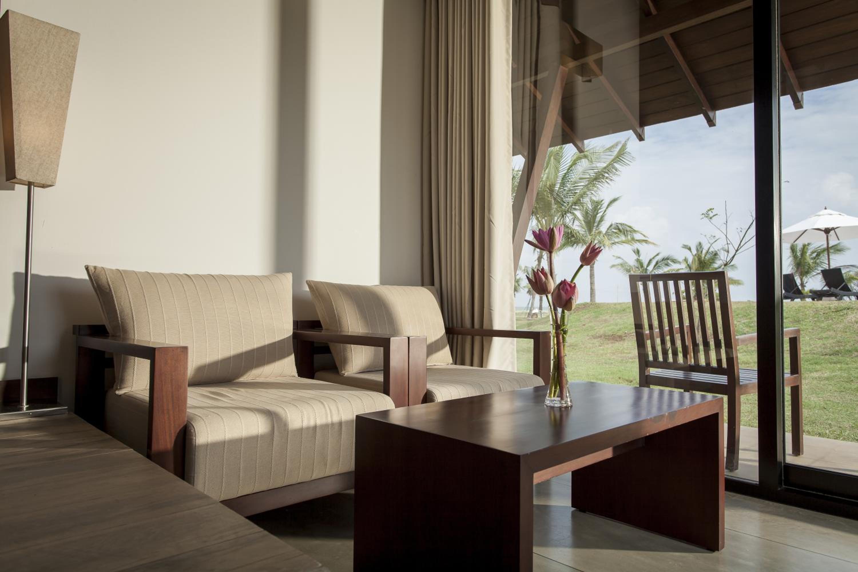 Garden Collection Room with Pool & Ocean View photo 2