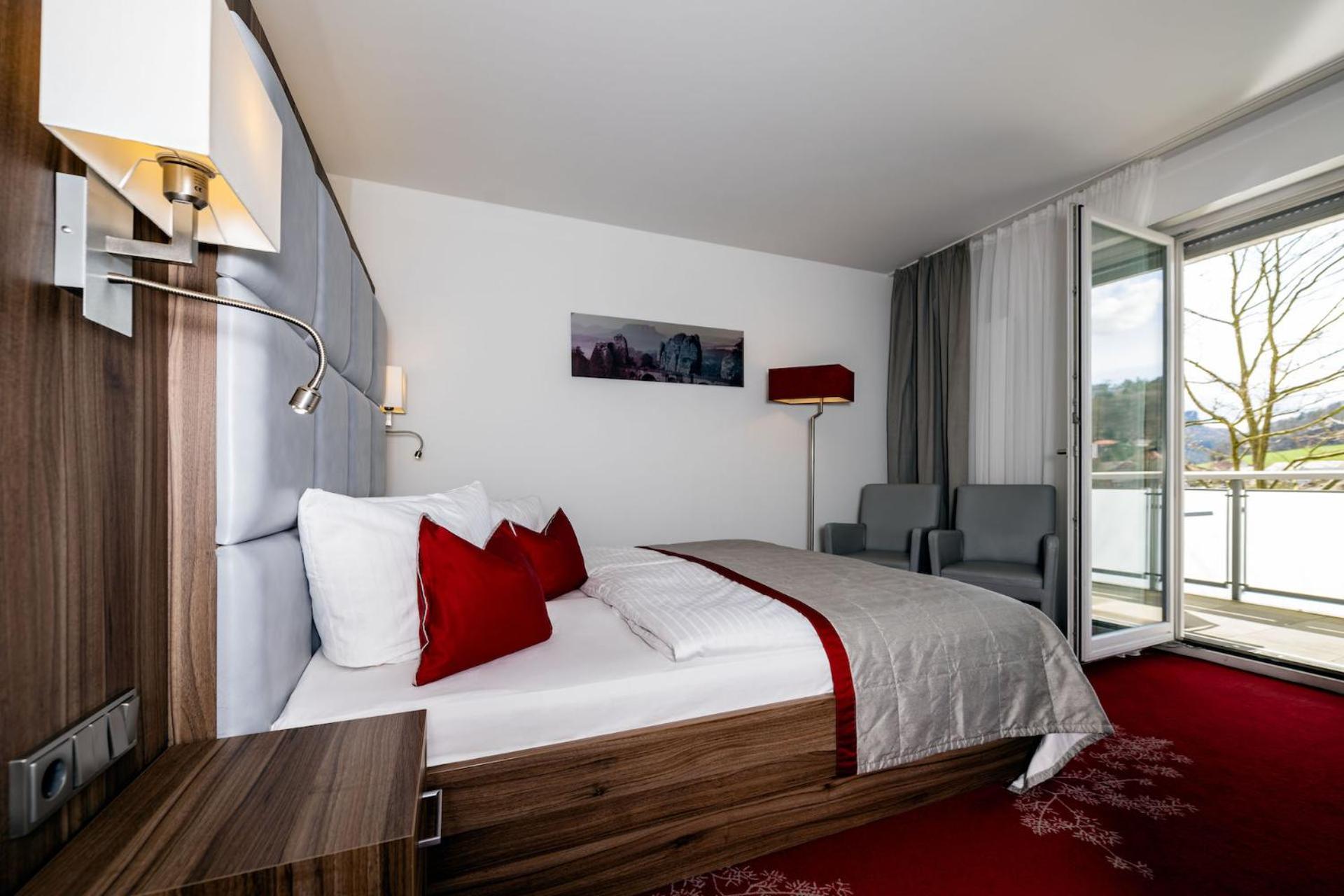 Superior room with river view and balcony 1.floor - Photo 9