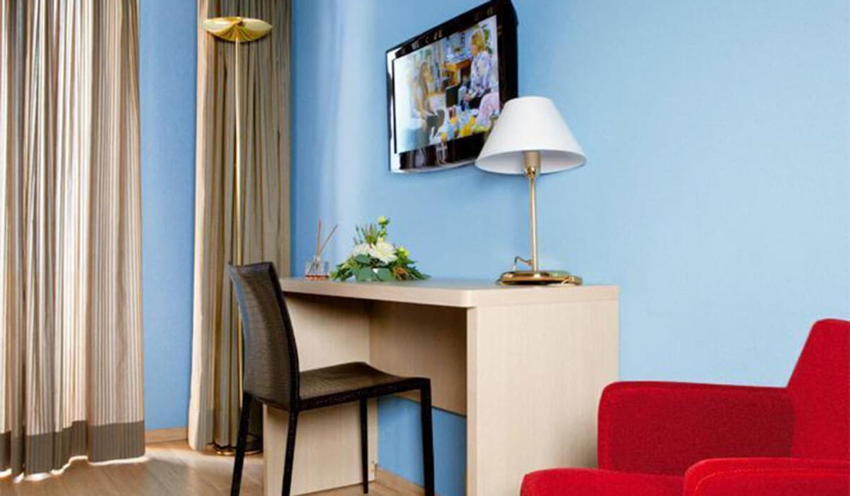 Single Room with Balcony and Lake View photo 3