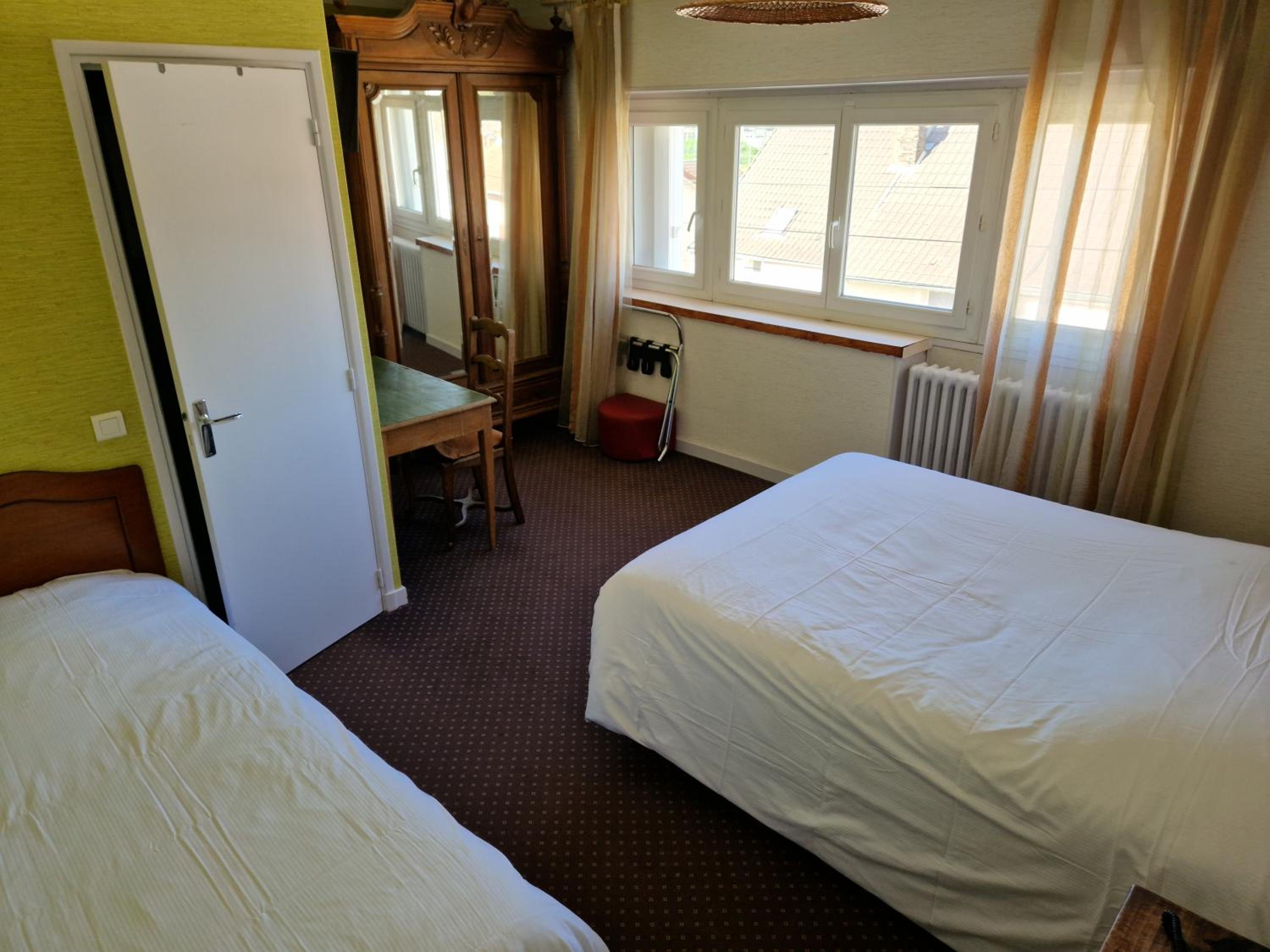 Standard Double Room photo 3