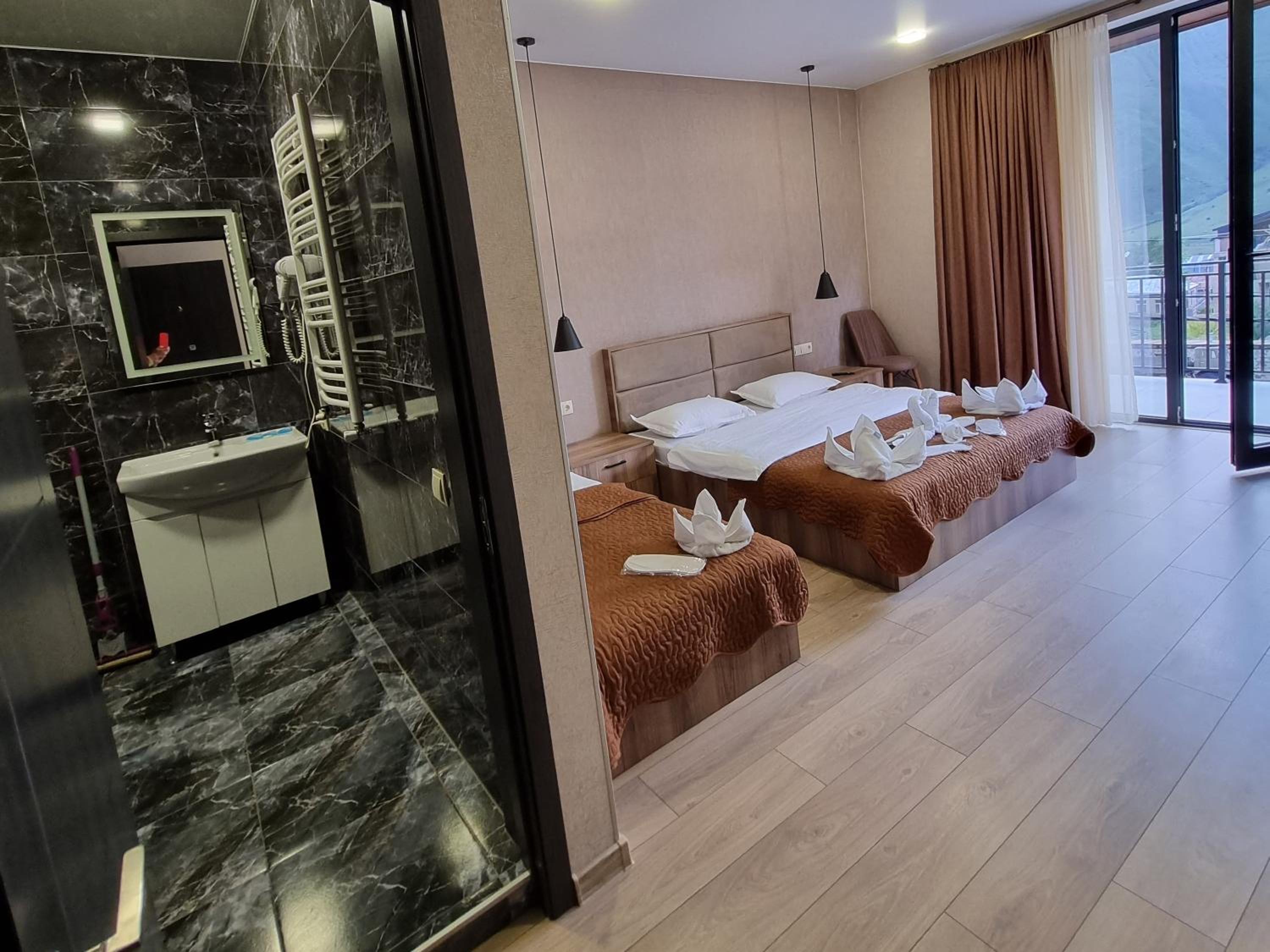 Triple Room with Mountain View