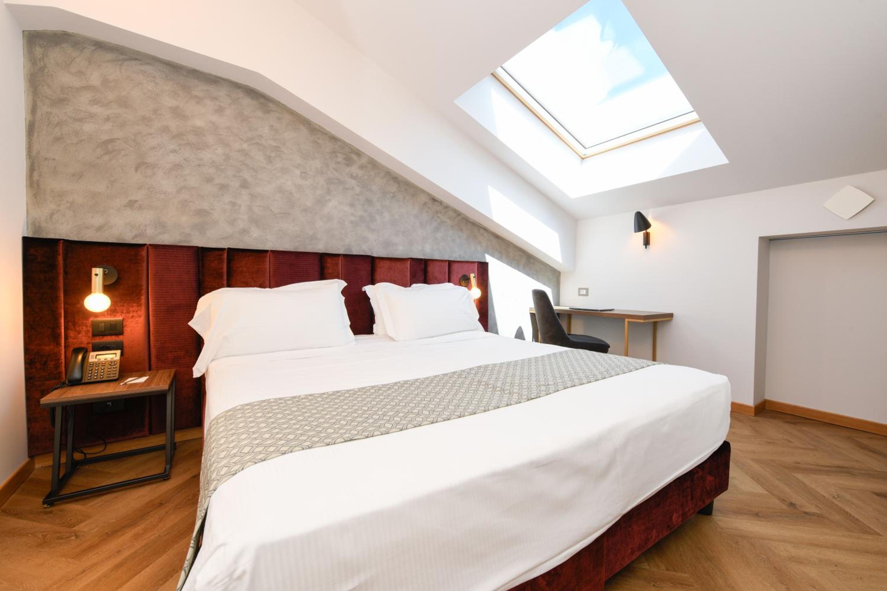 Standard Double Room - Photo 5