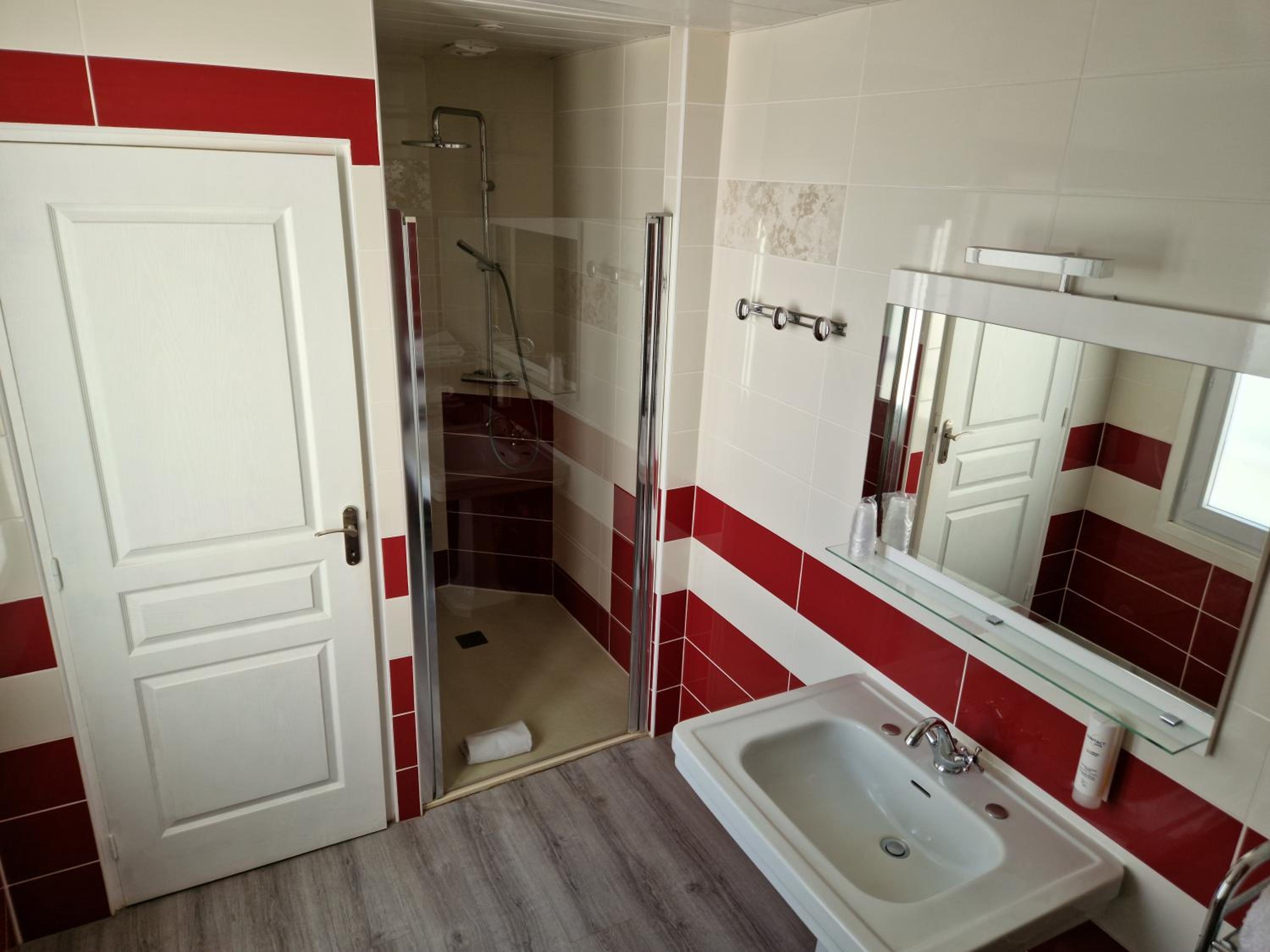 Superior Quadruple Room photo 3