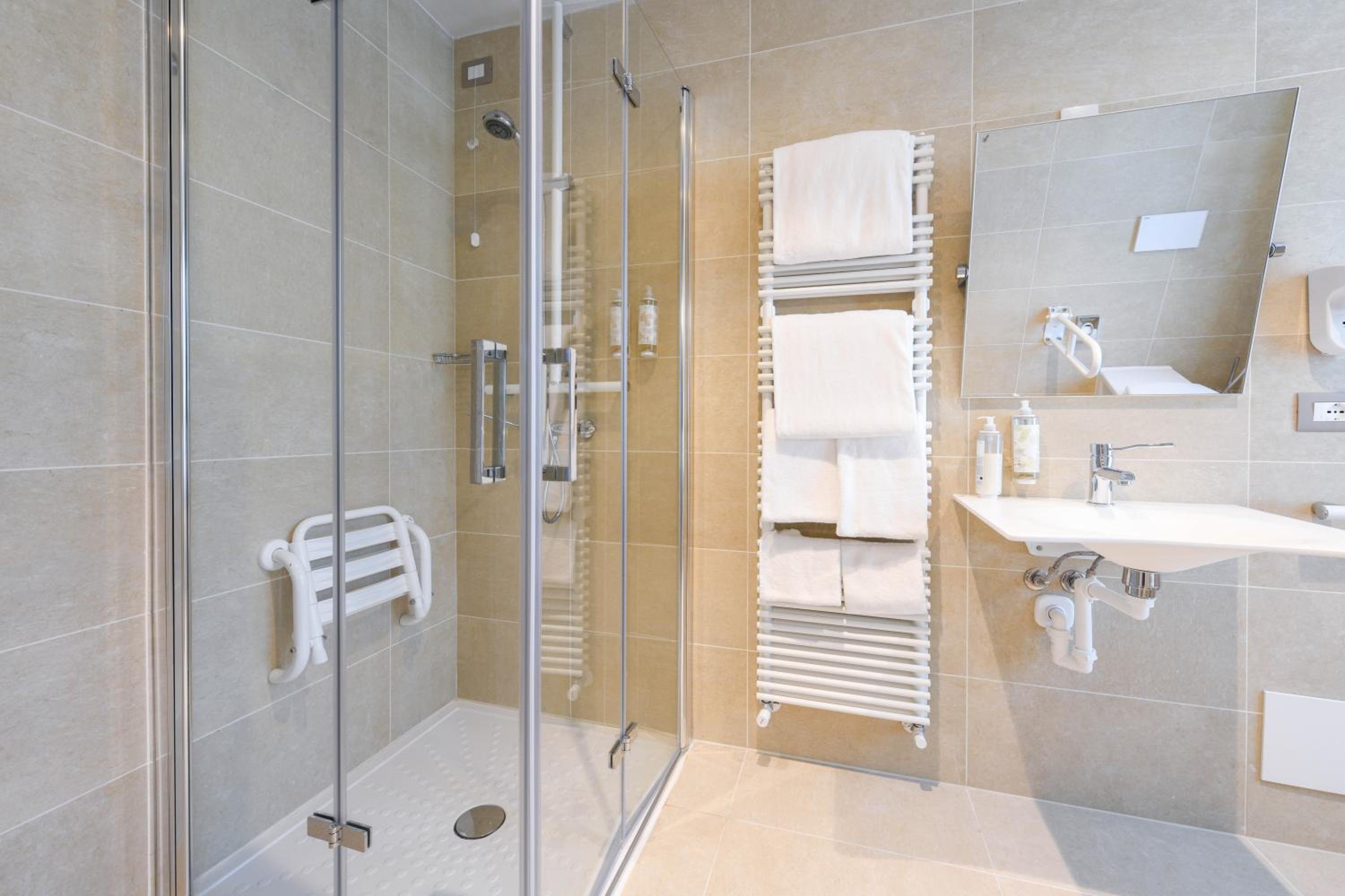 Double Room - Disability Access - Photo 2