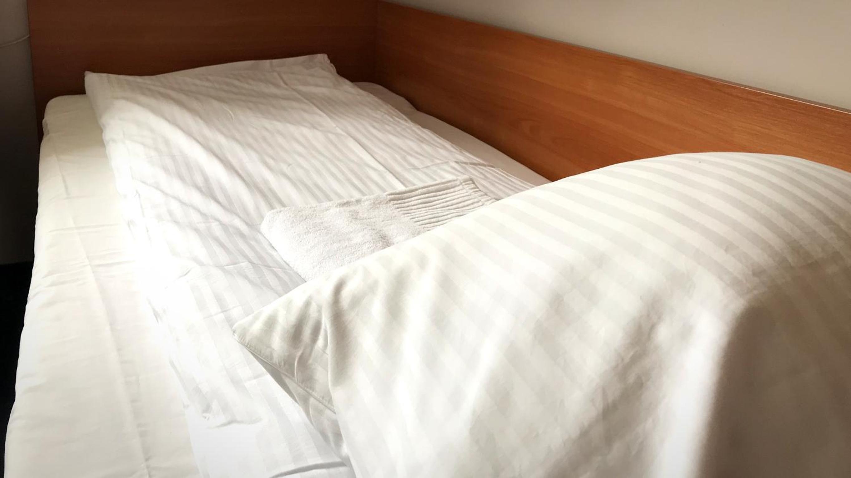 Twin Room - Photo 14