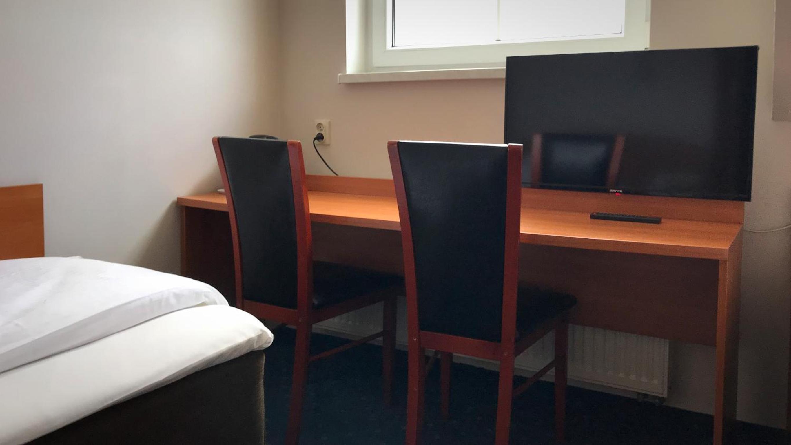Twin Room - Photo 20
