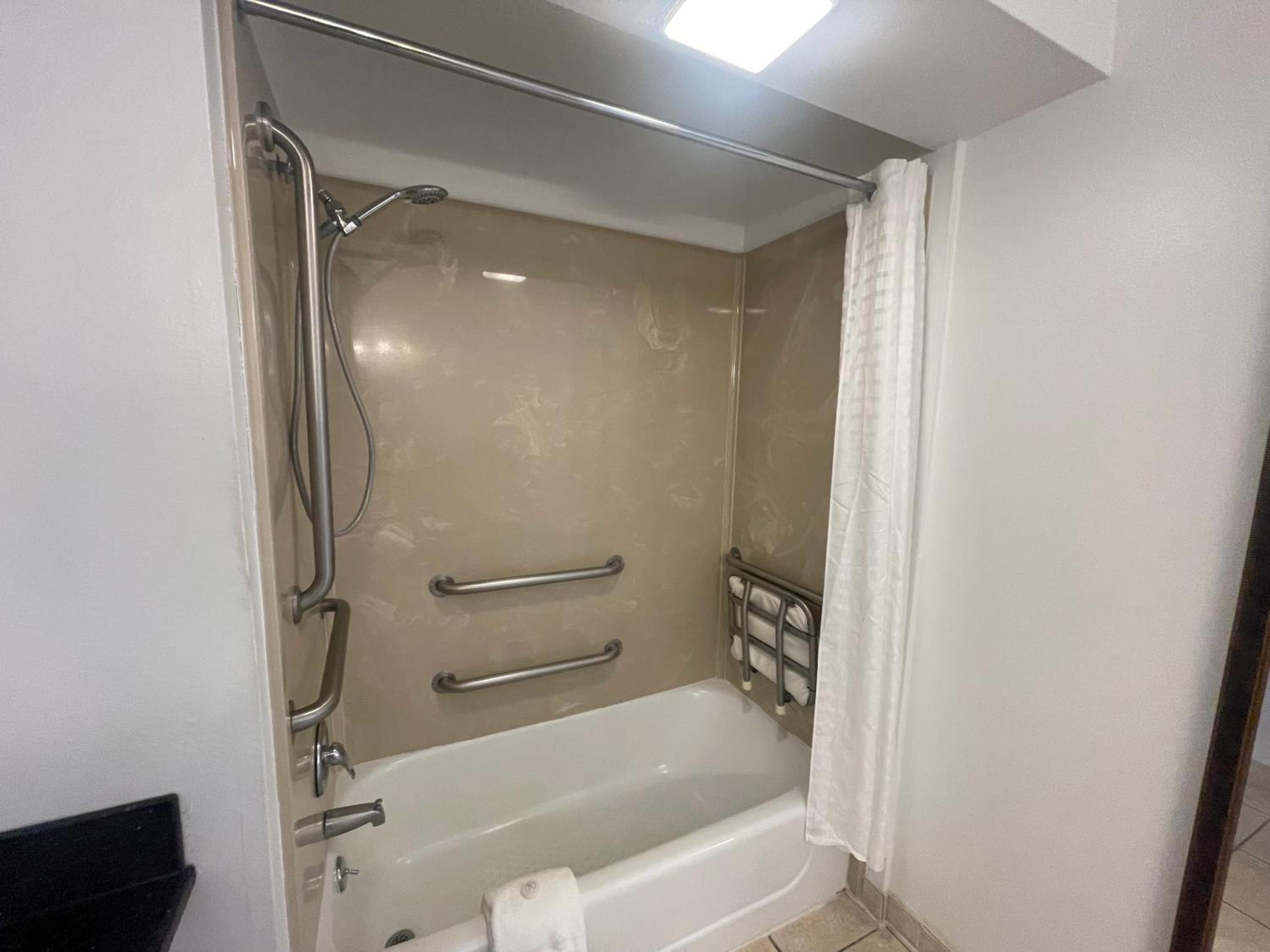 King Room - Disability Access photo 2