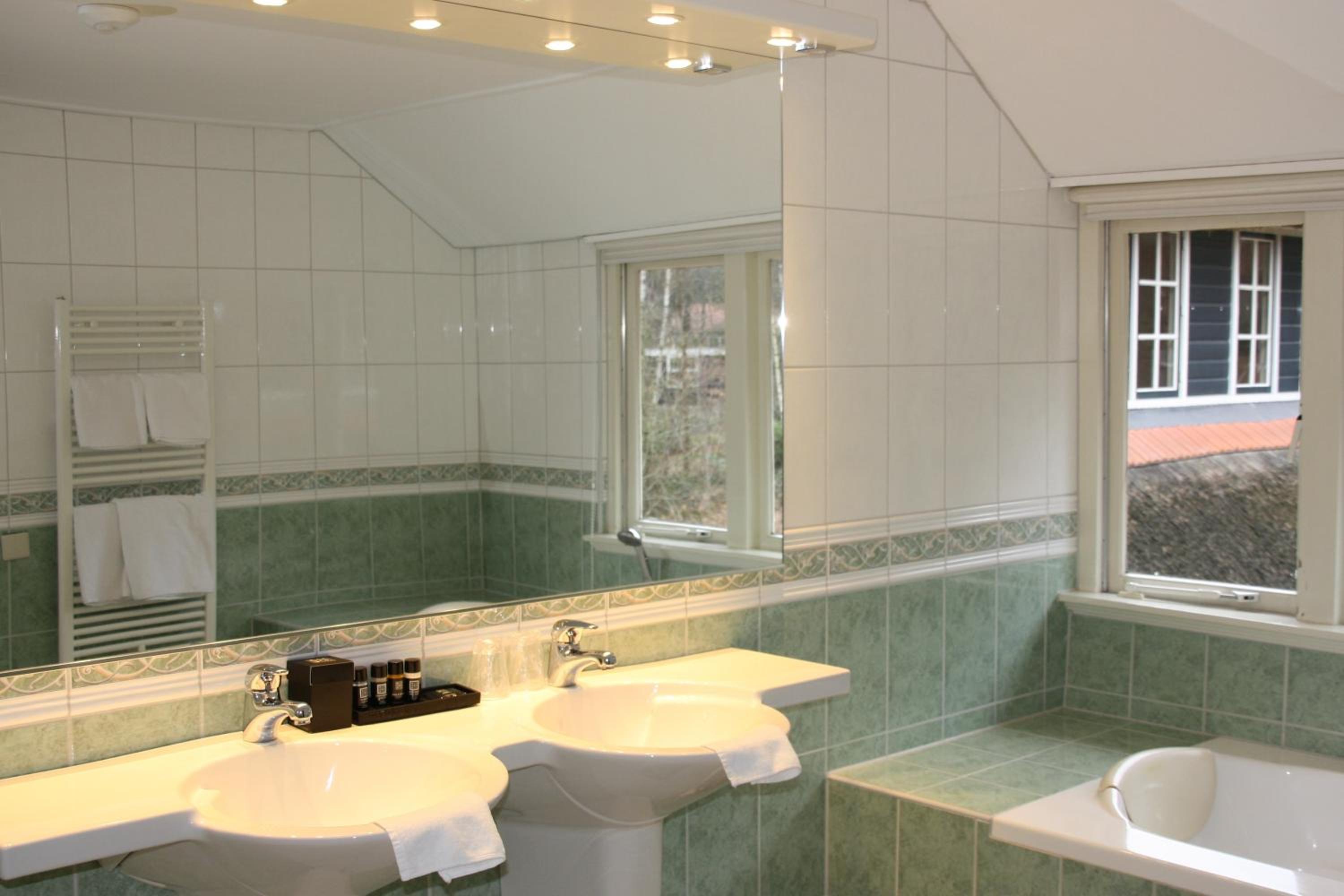 Deluxe Double Room photo 2