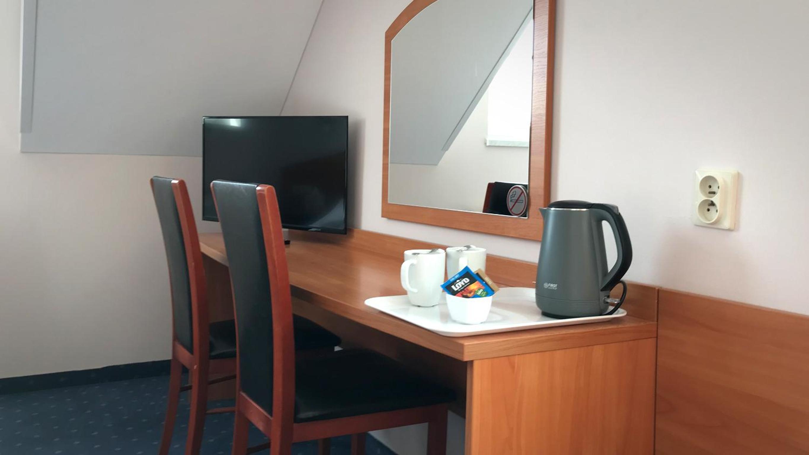 Double or Twin Room - Photo 7