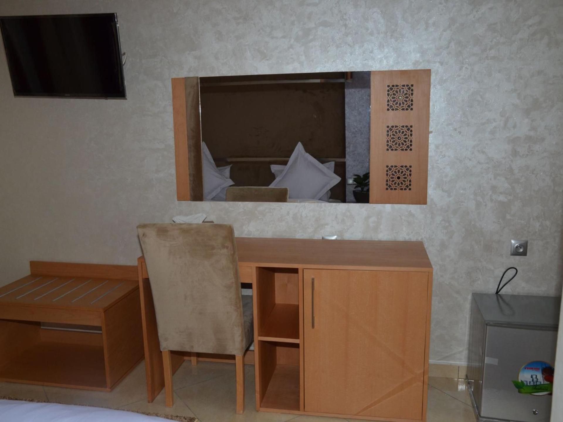 Twin Room with Pool View photo 3
