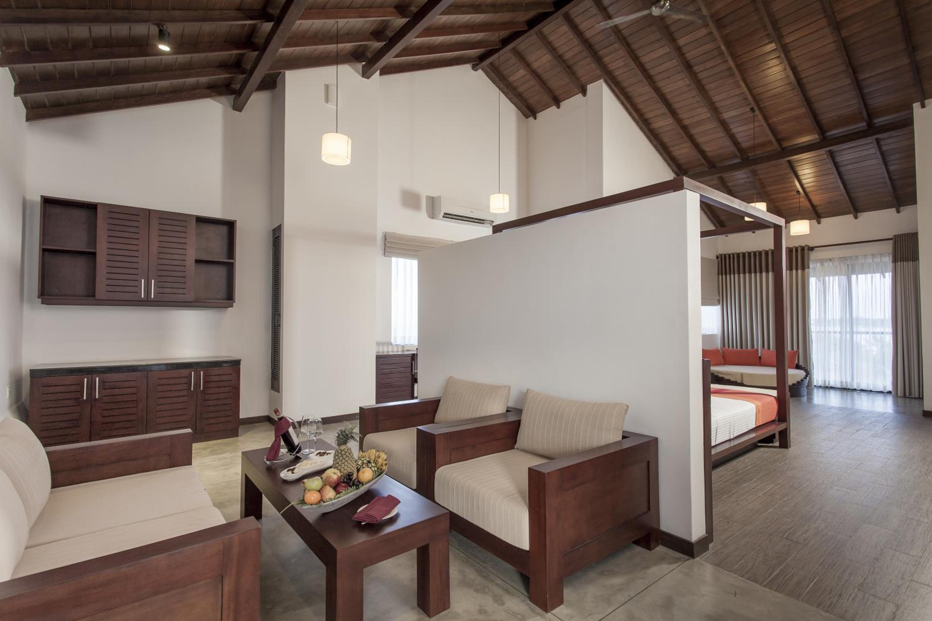 The Calm Suite with Balcony & Ocean View photo 2
