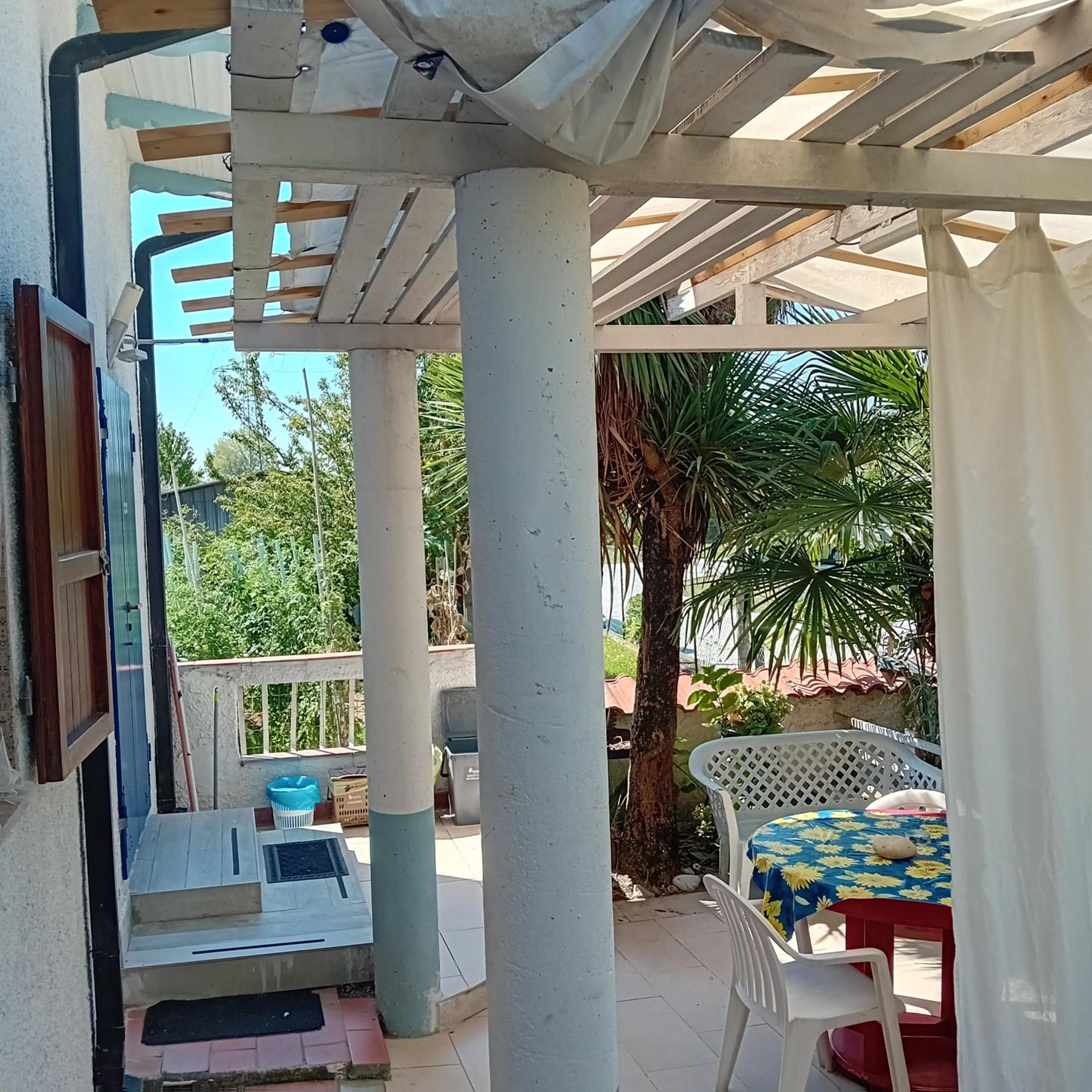 Deluxe One-Bedroom Apartment with Garden View photo 2