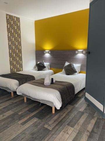 Twin Room - Photo 19
