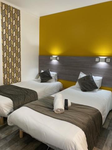 Twin Room - Photo 20