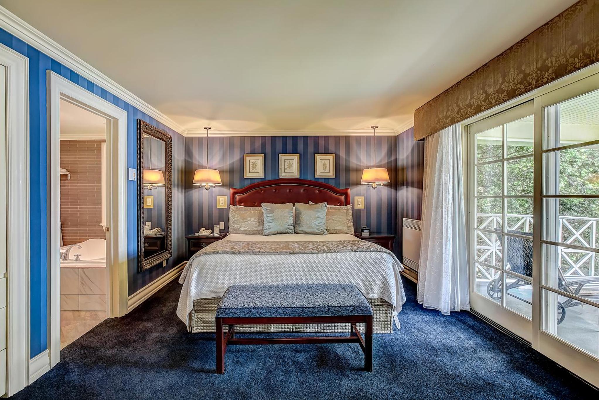Signature Room with Lake View