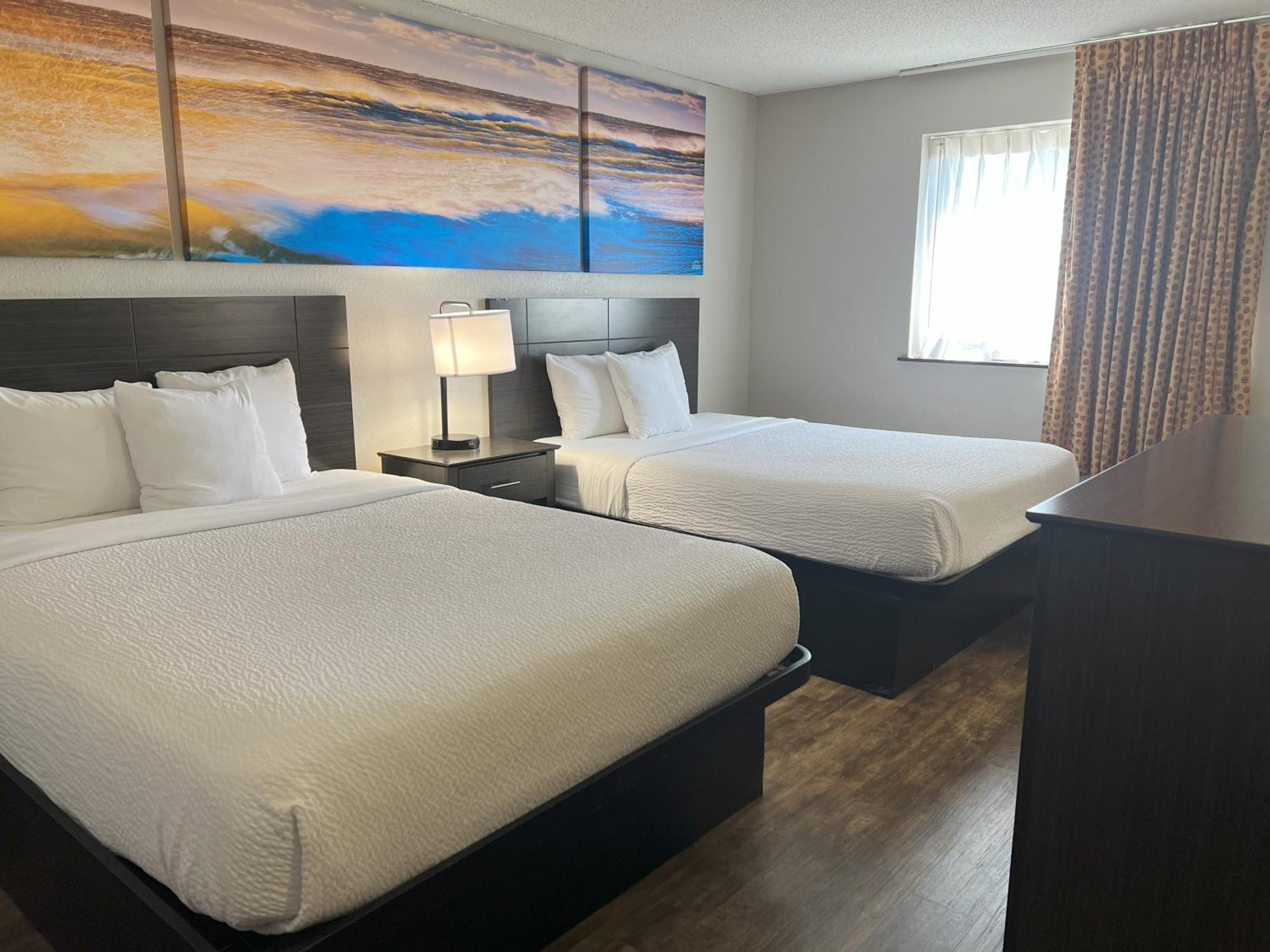 Queen Room with Two Queen Beds/Third Floor, No Elevator, Non-Smoking photo 1