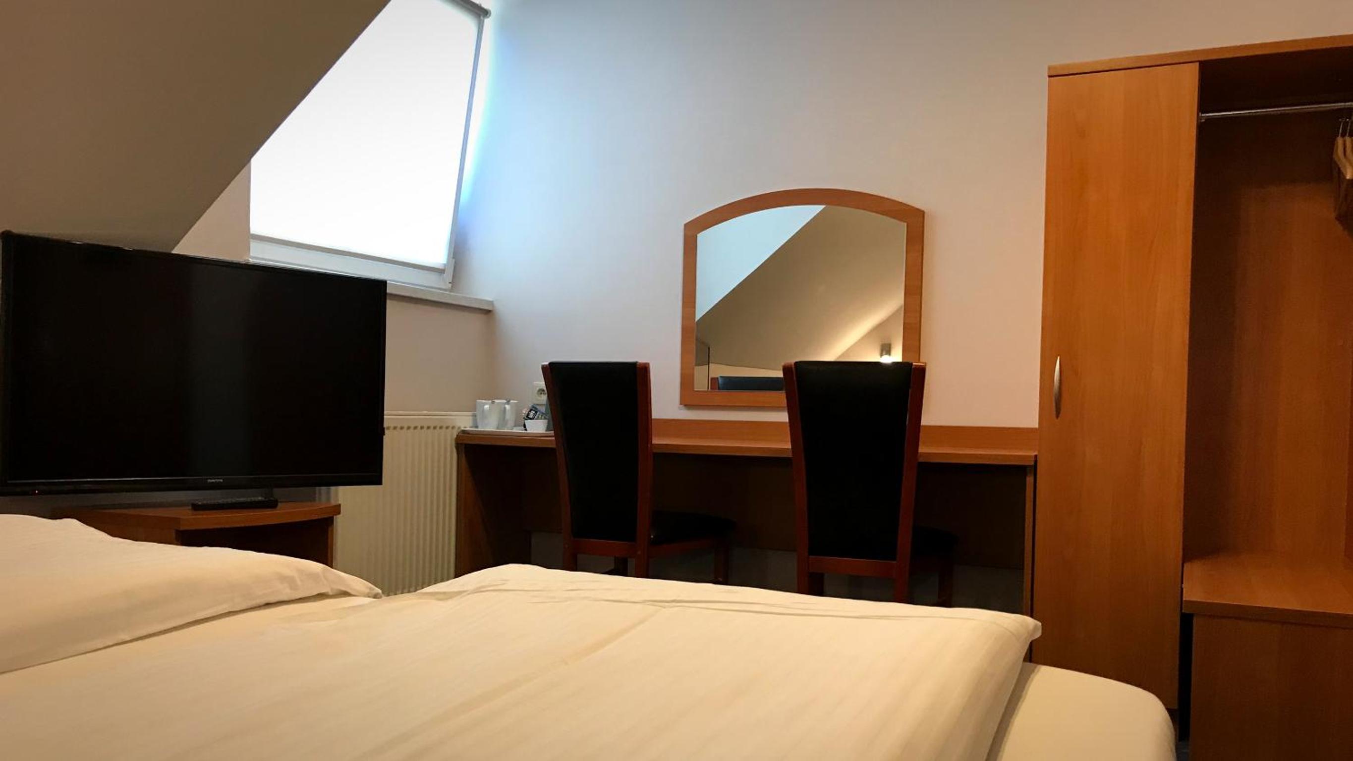 Triple Room - Photo 10