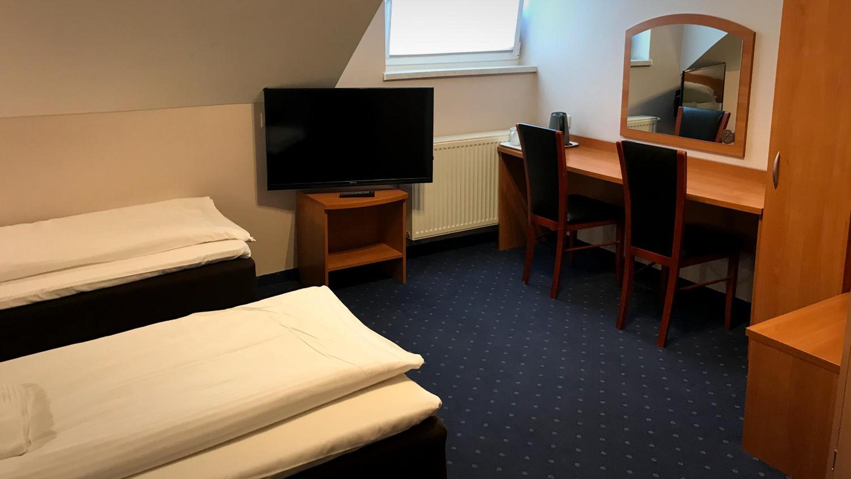 Triple Room - Photo 8